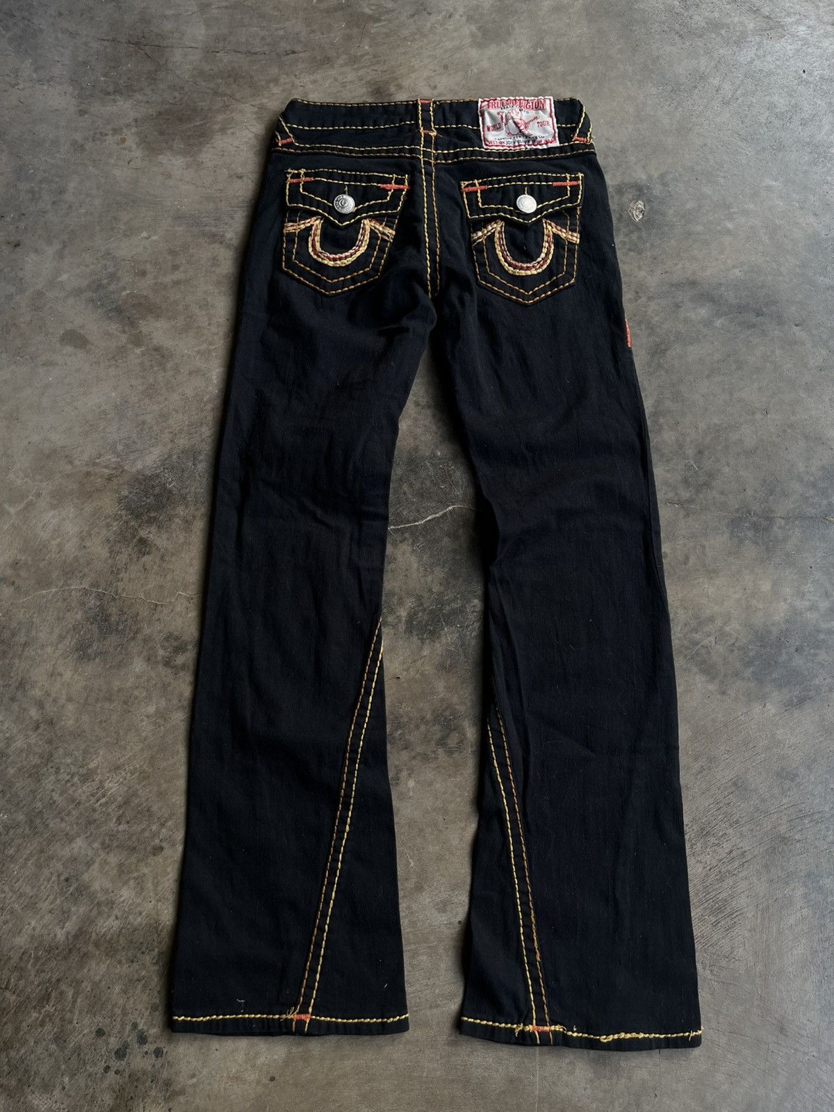 If Six Was Nine TRUE RELIGION BLACK FLARE BOOTCUT DENIM JEANS PANTS PATTERN Size US 26 / EU 42 - 2 Thumbnail