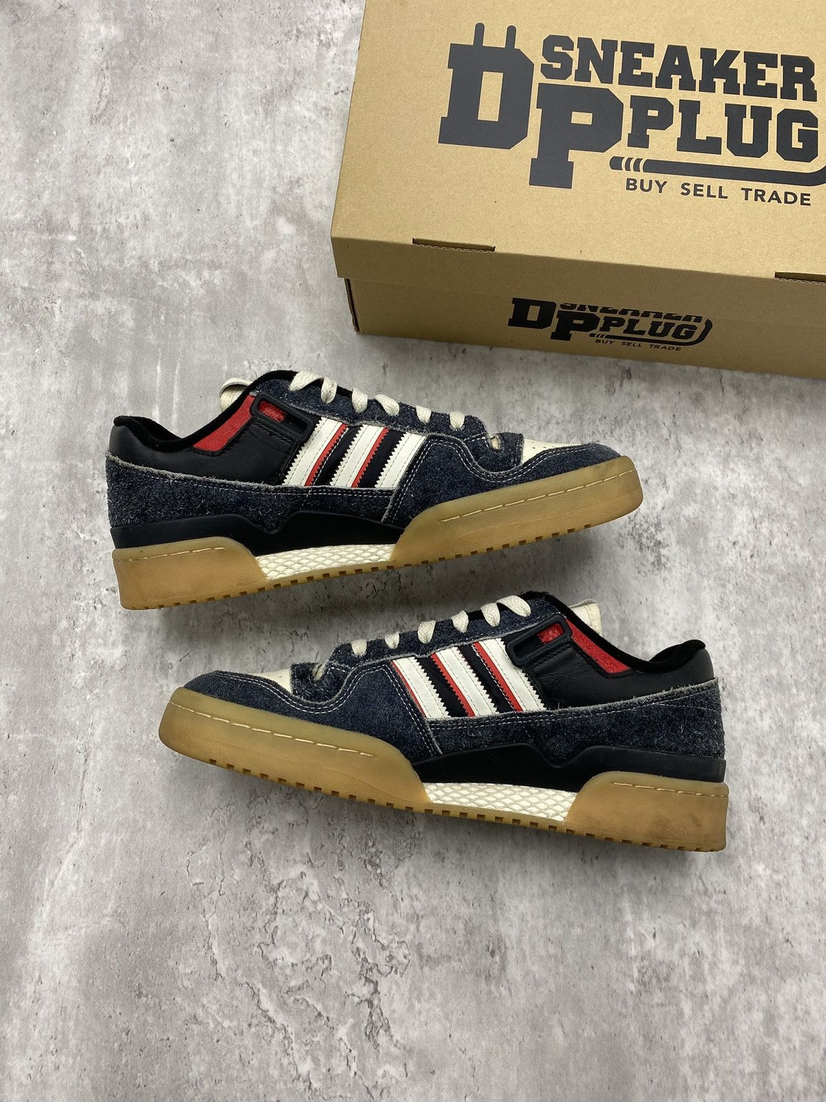 Adidas Size 10M - adidas Forum Low Midwest Kids “Black Gum” Size US 10 / EU 43 - 2 Thumbnail