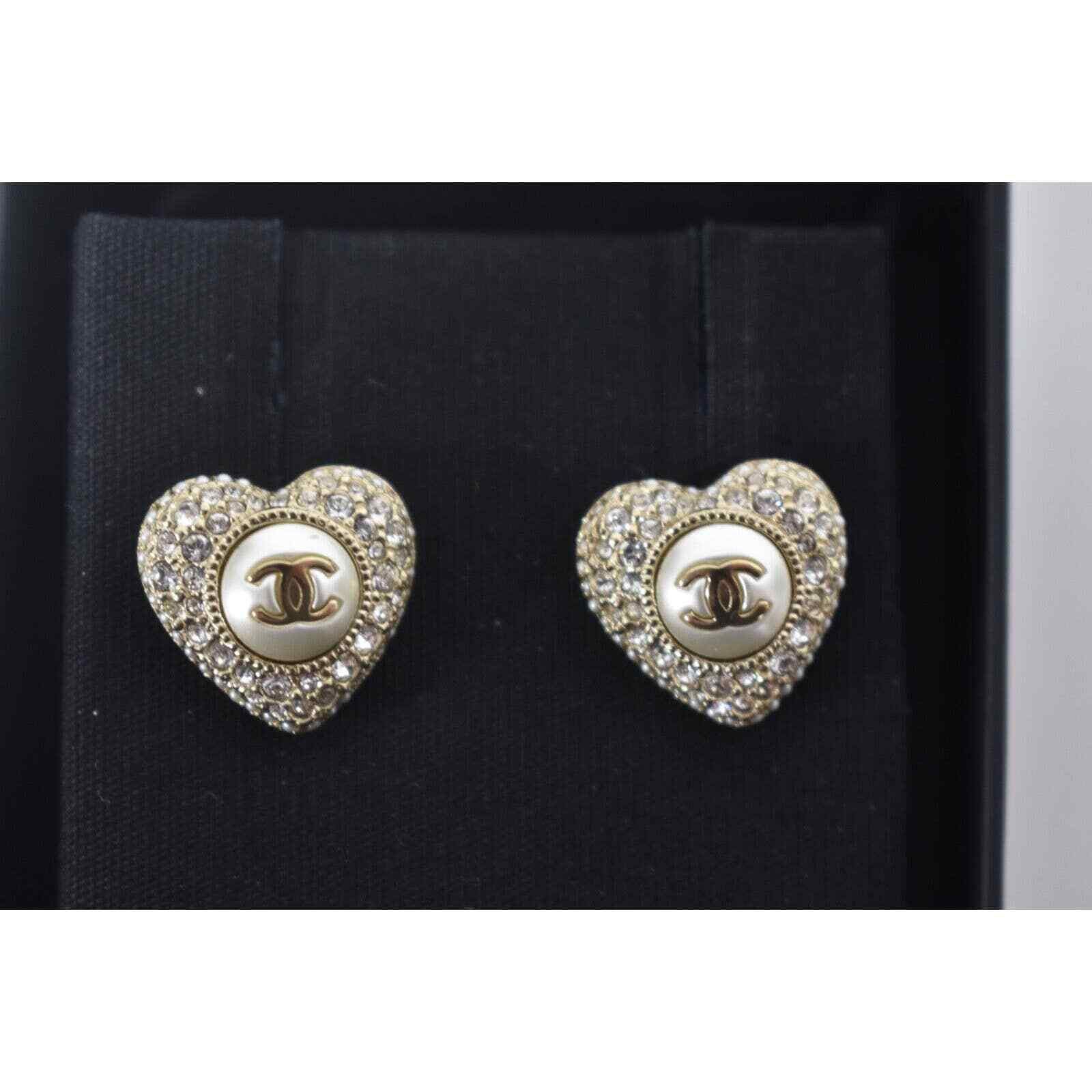 Chanel Chanel Heart Crystal Gold Pearl Pearly Stud Earrings Size ONE SIZE - 8 Thumbnail