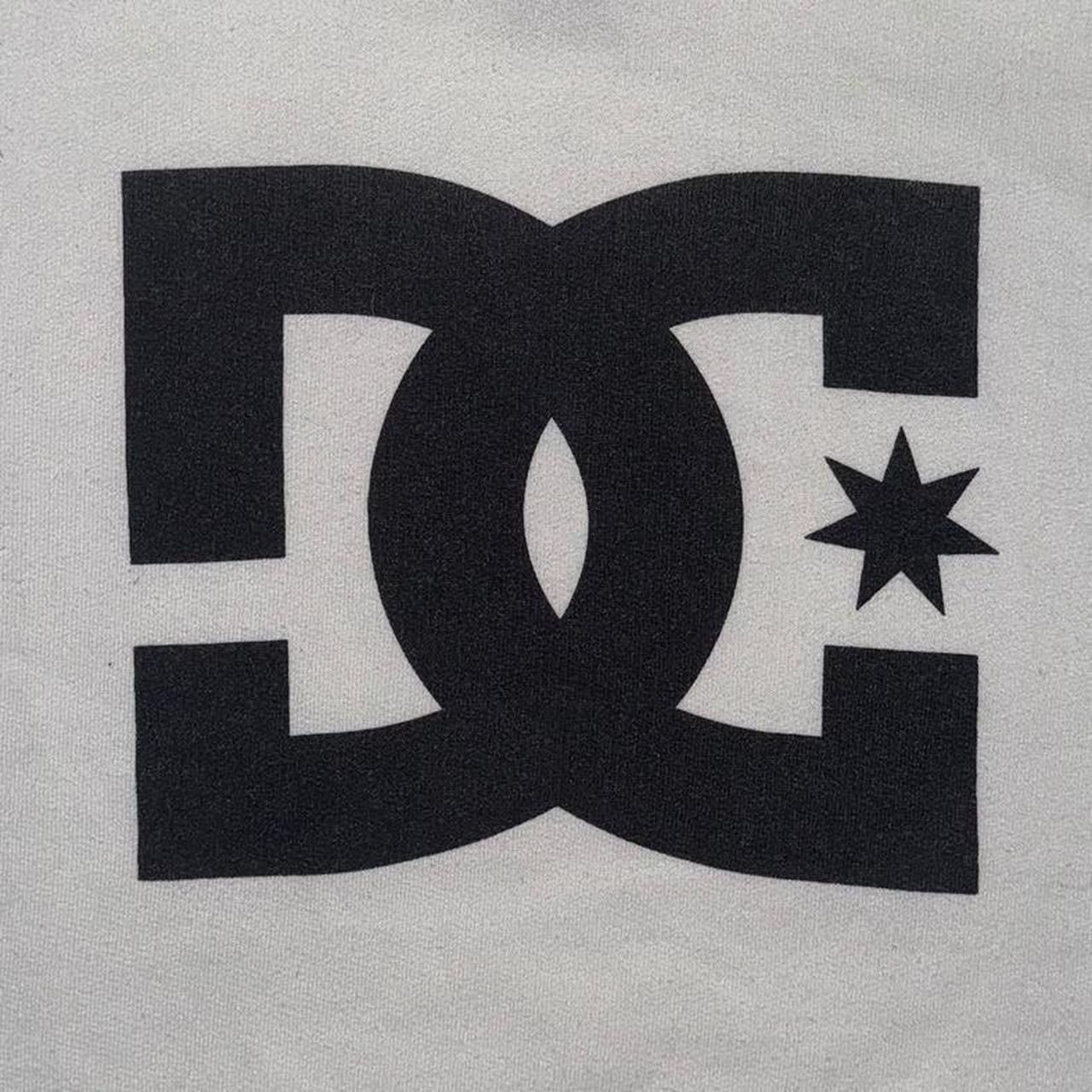 Vintage Y2K DC Shoe Co. USA Pullover Skate Hoodie White / Black Size US S / EU 44-46 / 1 - 3 Thumbnail
