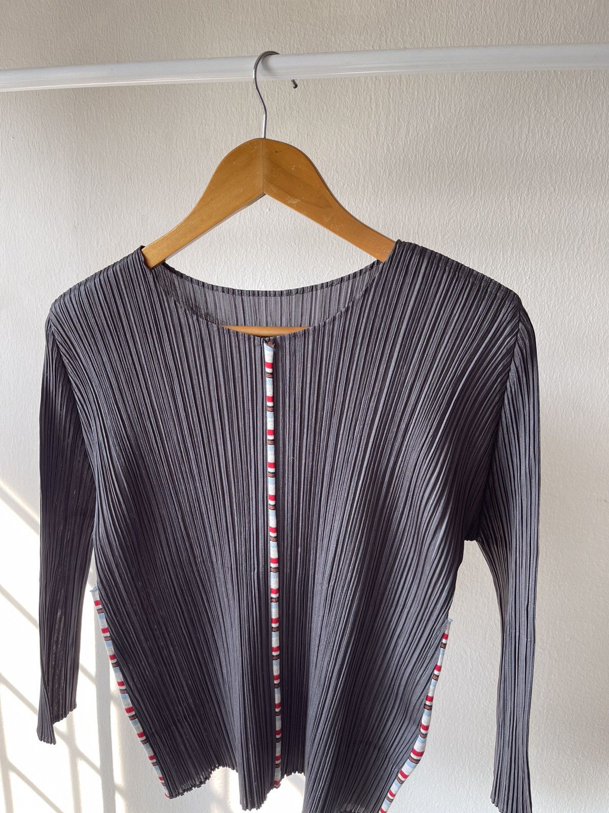 Issey Miyake × Pleats Please Issey Miyake 2004 Pleats Please Issey Miyake Shirt Size US S / EU 44-46 / 1 - 6 Thumbnail