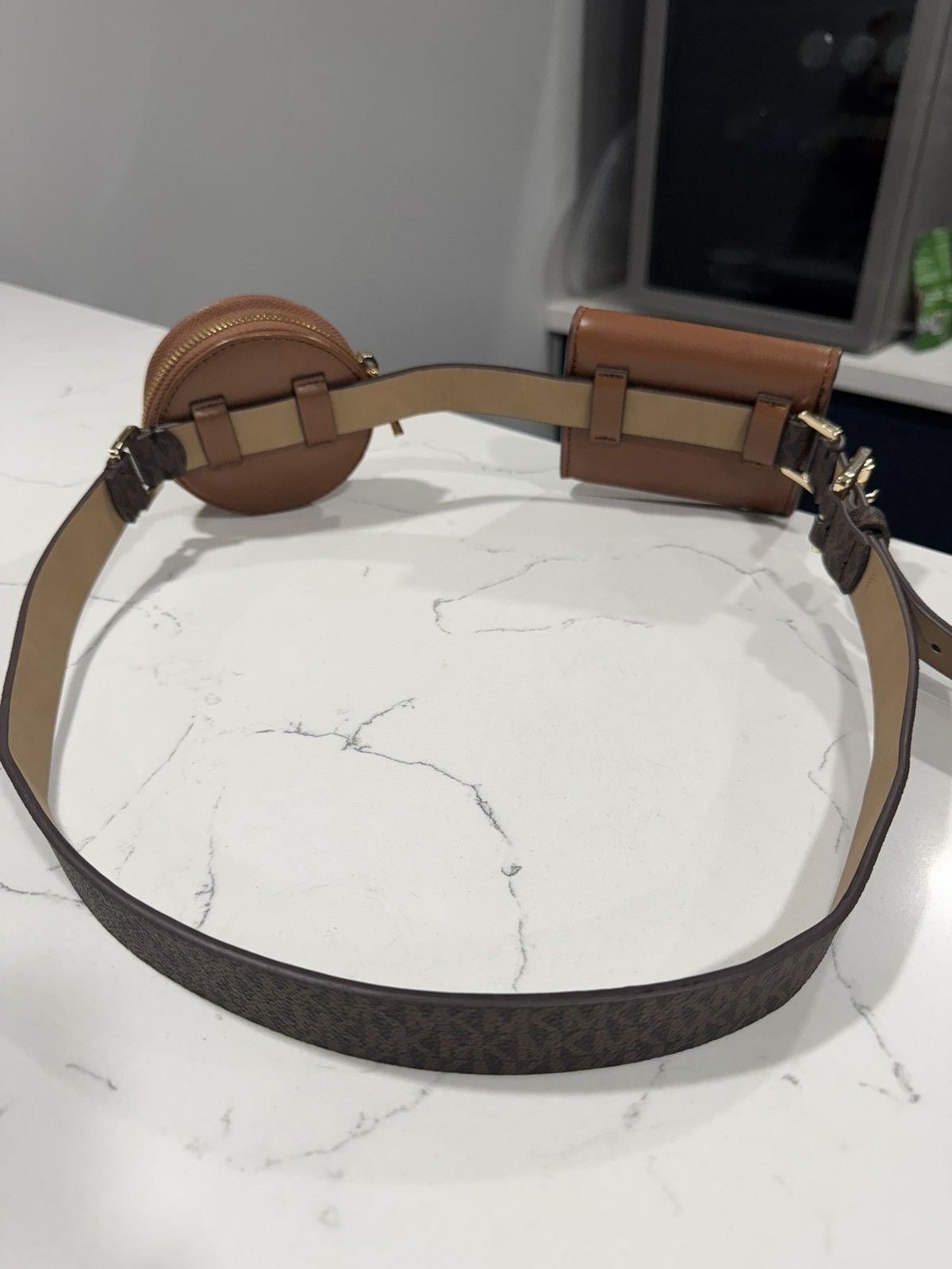Michael Kors Michael Kors Mini Pouch Coin Purse Waist Belt Size ONE SIZE - 2 Thumbnail