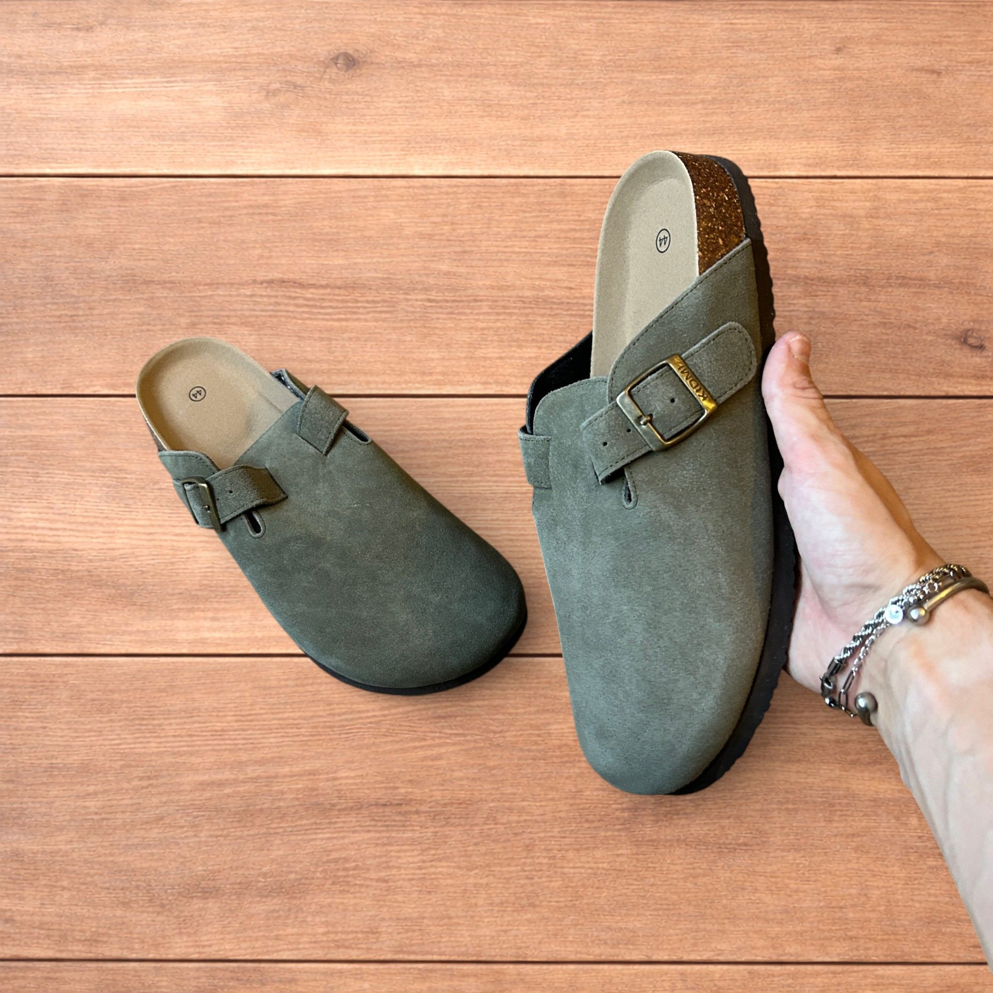 Japanese Brand Lovely suede mules clogs shoes in khaki green. Size US 11 / EU 44 - 4 Thumbnail