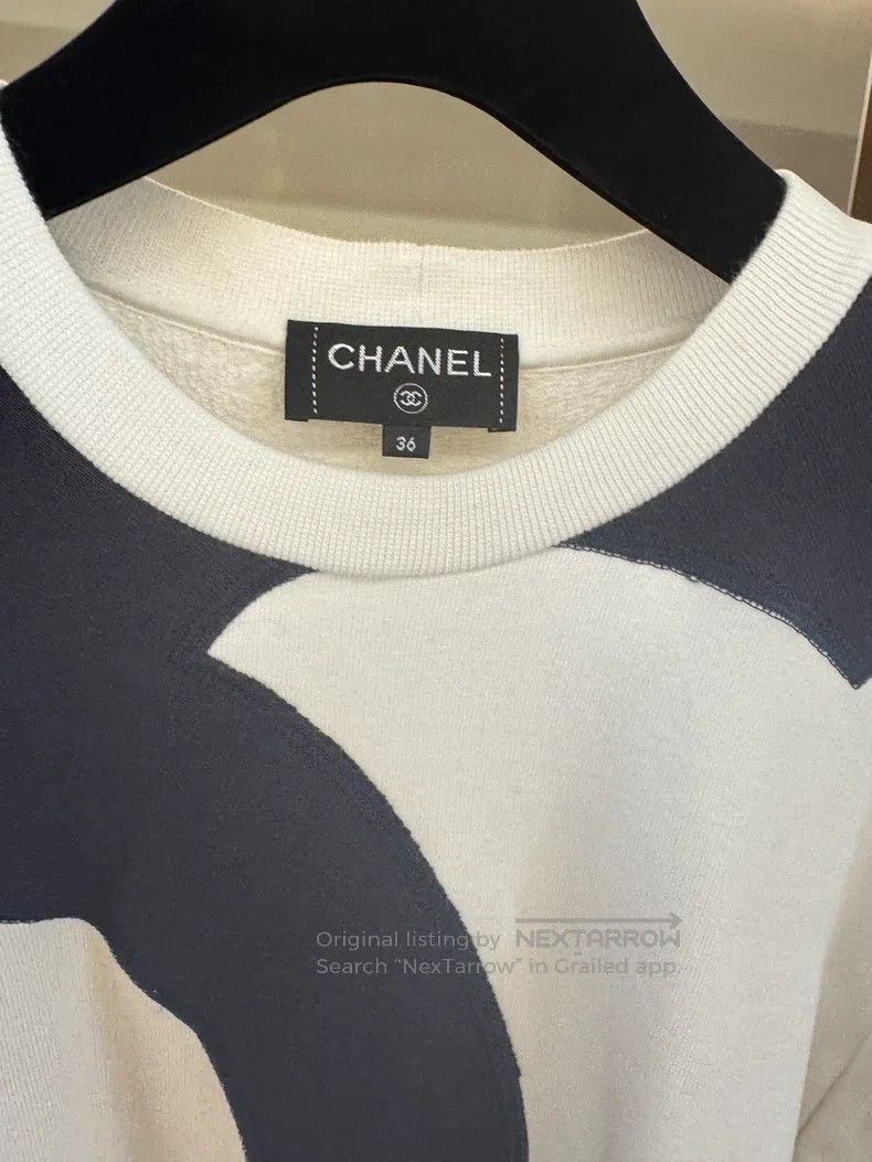 Chanel Chanel Double C oversized logo colour-blocked pullover swe Size XS / US 0-2 / IT 36-38 - 2 Thumbnail