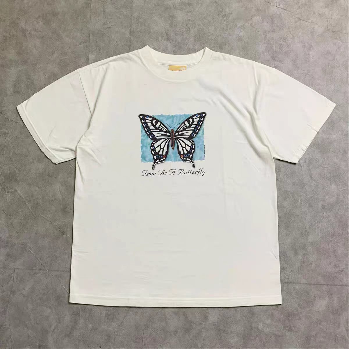 Vintage White casual retro butterfly print t-shirt Size US M / EU 48-50 / 2 - 1 Thumbnail