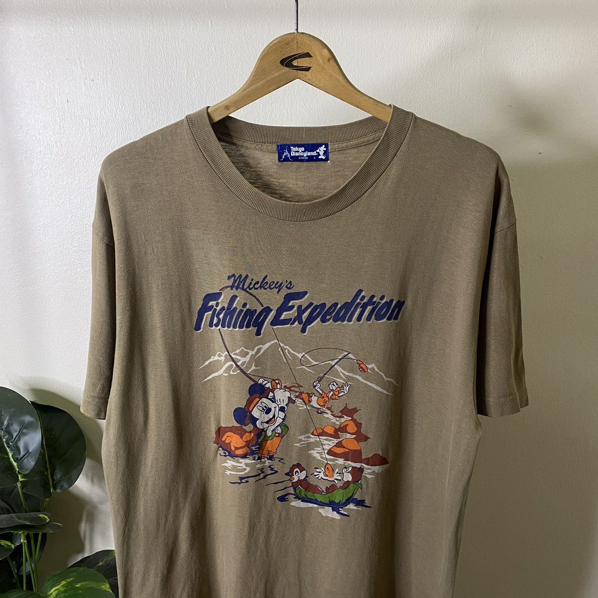 Disney × Mickey Mouse × Vintage Vintage 1990s Disneyland Mickey Fishing Expedition Tee Size US L / EU 52-54 / 3 - 2 Thumbnail