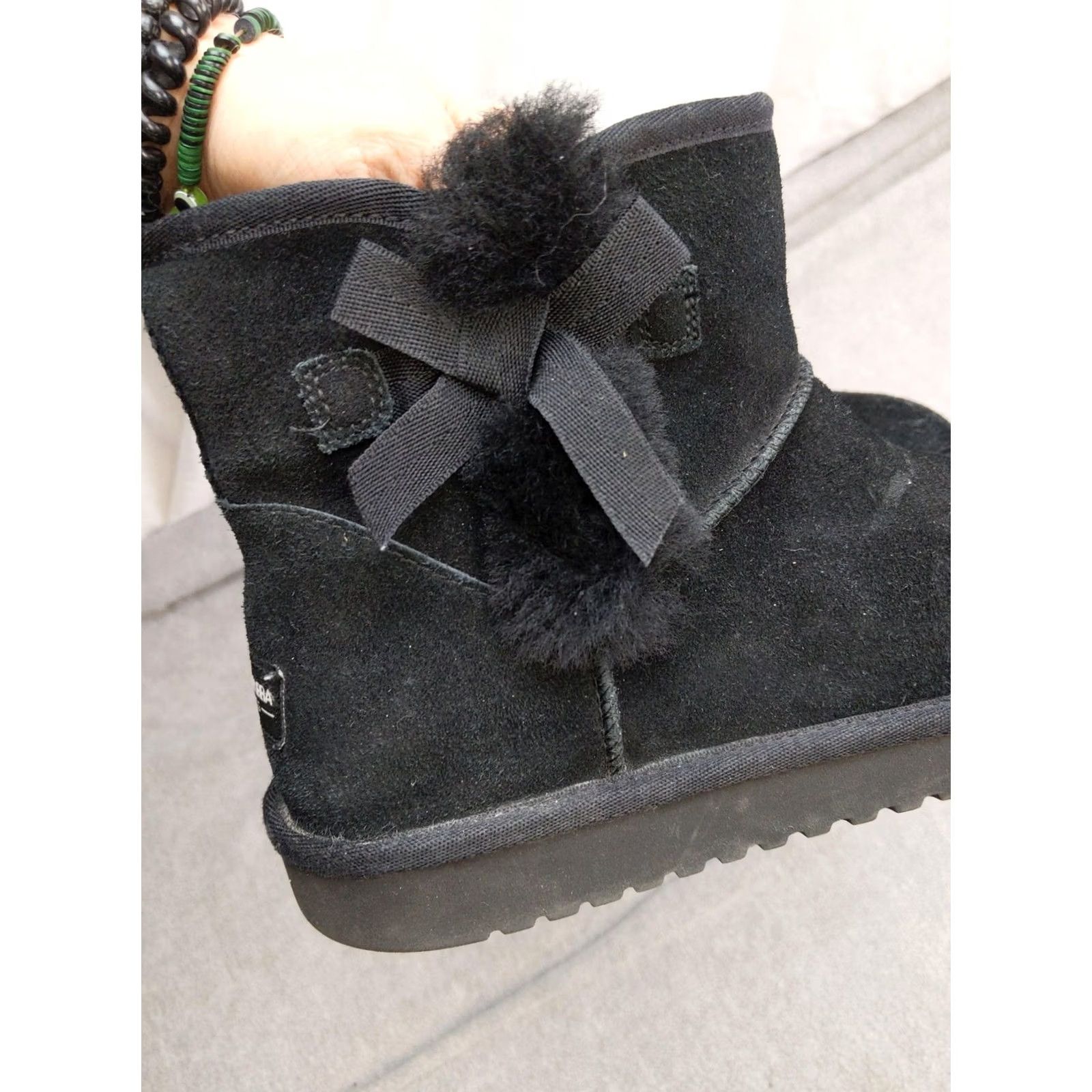 Vintage Koolaburra by UGG Boots Womens 8.5 Black Suede Ankle Bow Faux Fur Winter Size US 9 / IT 39 - 4 Thumbnail