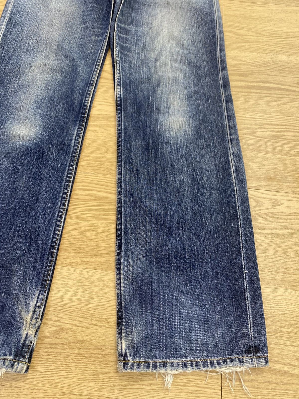 Levi's Levi’s Blue Wash Style Hairy Leg Jeans Size US 29 - 10 Thumbnail