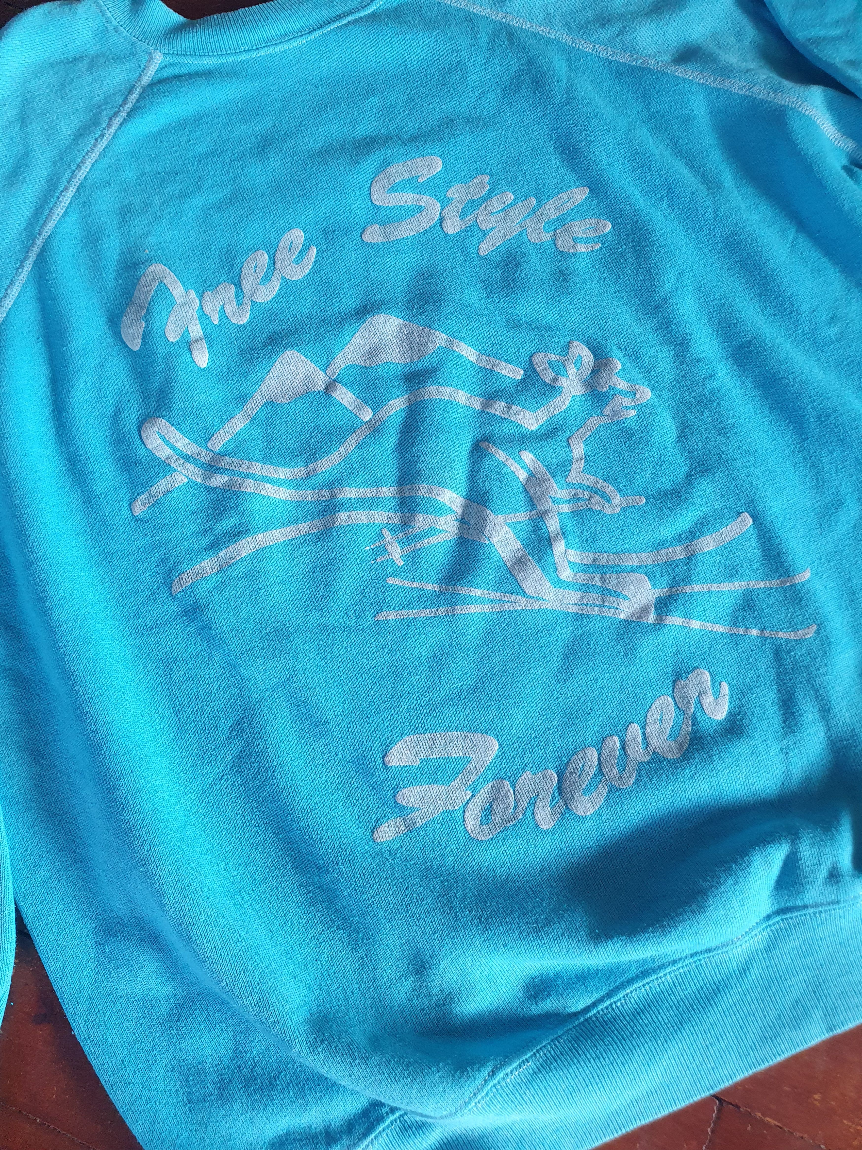 Hanes × Vintage Oregard Ski Team Val Thorens 1986 Vintage sweatshirt sz L? Size US L / EU 52-54 / 3 - 3 Thumbnail