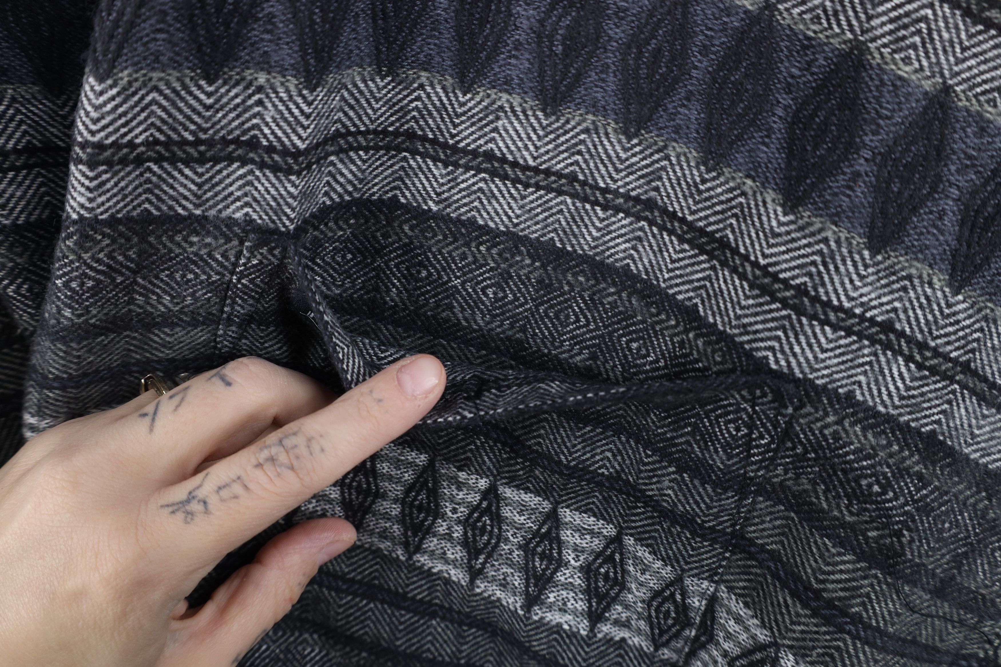 Vintage Vintage 90s Streetwear Geometric Collared Button Shirt Size US XL / EU 56 / 4 - 5 Thumbnail