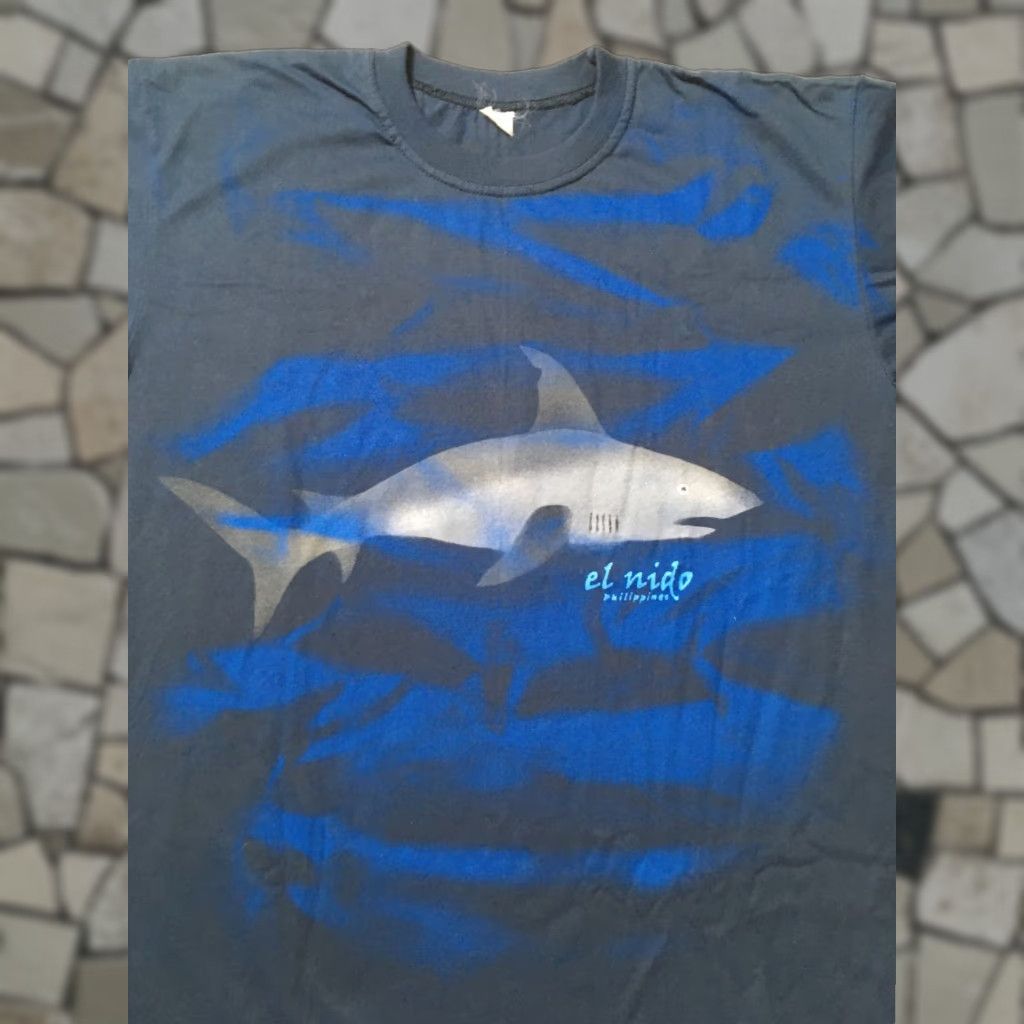 Vintage VINTAGE shark shirt Adult XL blue 90s Y2K sea fish water graphic shirt Size US XL / EU 56 / 4 - 1 Thumbnail