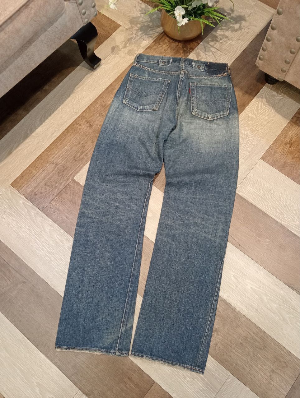 Levi's Vintage Clothing LEVI'S VINTAGE 501 CAPITAL E SELVEDGE JEANS Size US 31 - 10 Thumbnail