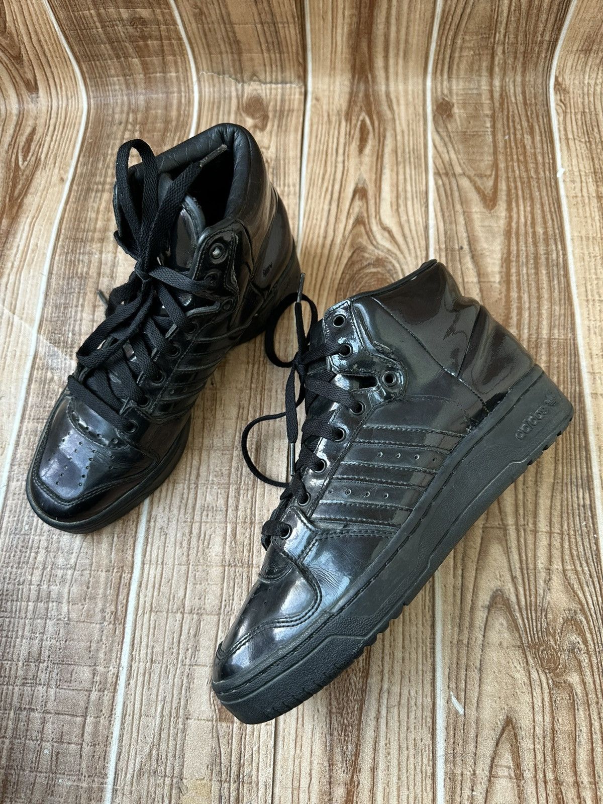 Adidas × Jeremy Scott Ss13 Adidas Jeremy Scott JS Wings 2.0 Patent Black Size US 6.5 / EU 39-40 - 2 Thumbnail