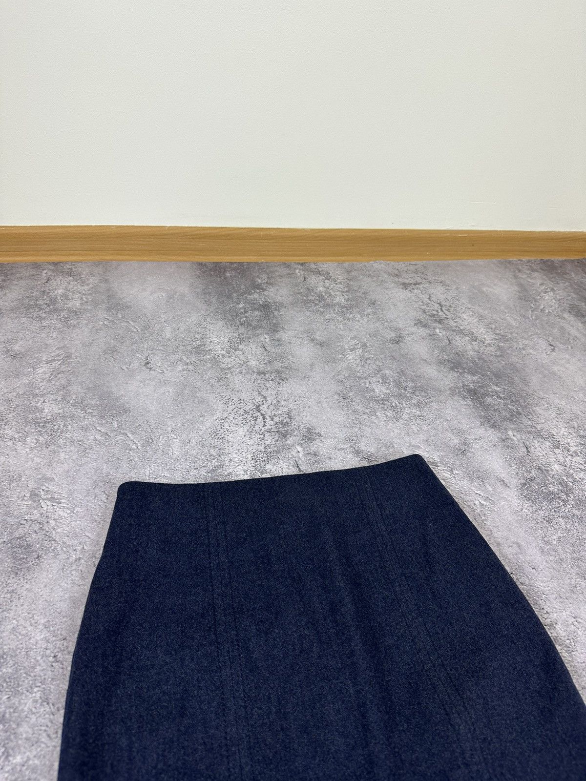 Blumarine Vintage Bluemarine Navy Wool Luxury Designer Midi Skirt Size 27" / US 4 / IT 40 - 4 Thumbnail