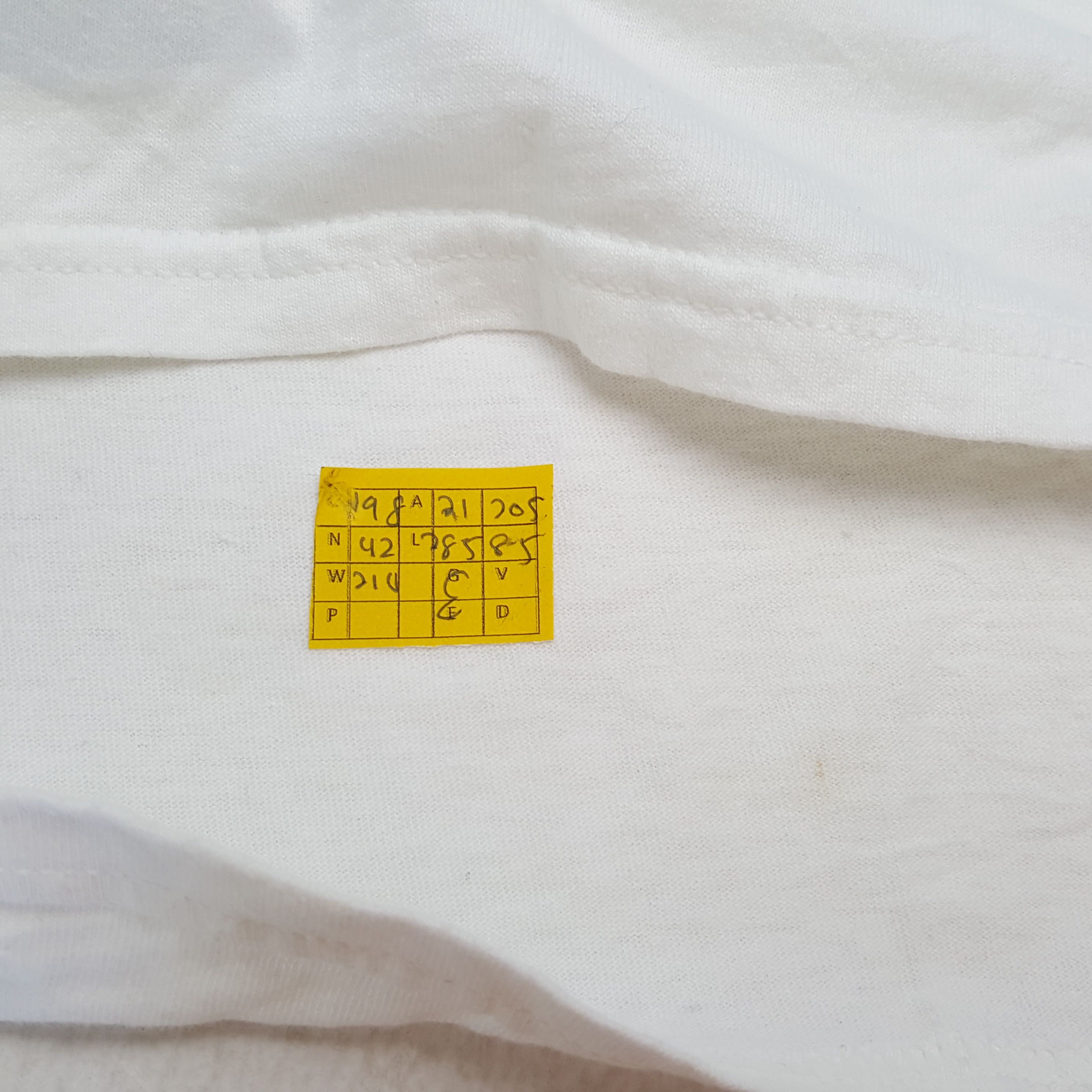 Vintage Vintage FORTEC MOTOR SPORTS OIL Racing T-Shirts Size US L / EU 52-54 / 3 - 5 Thumbnail