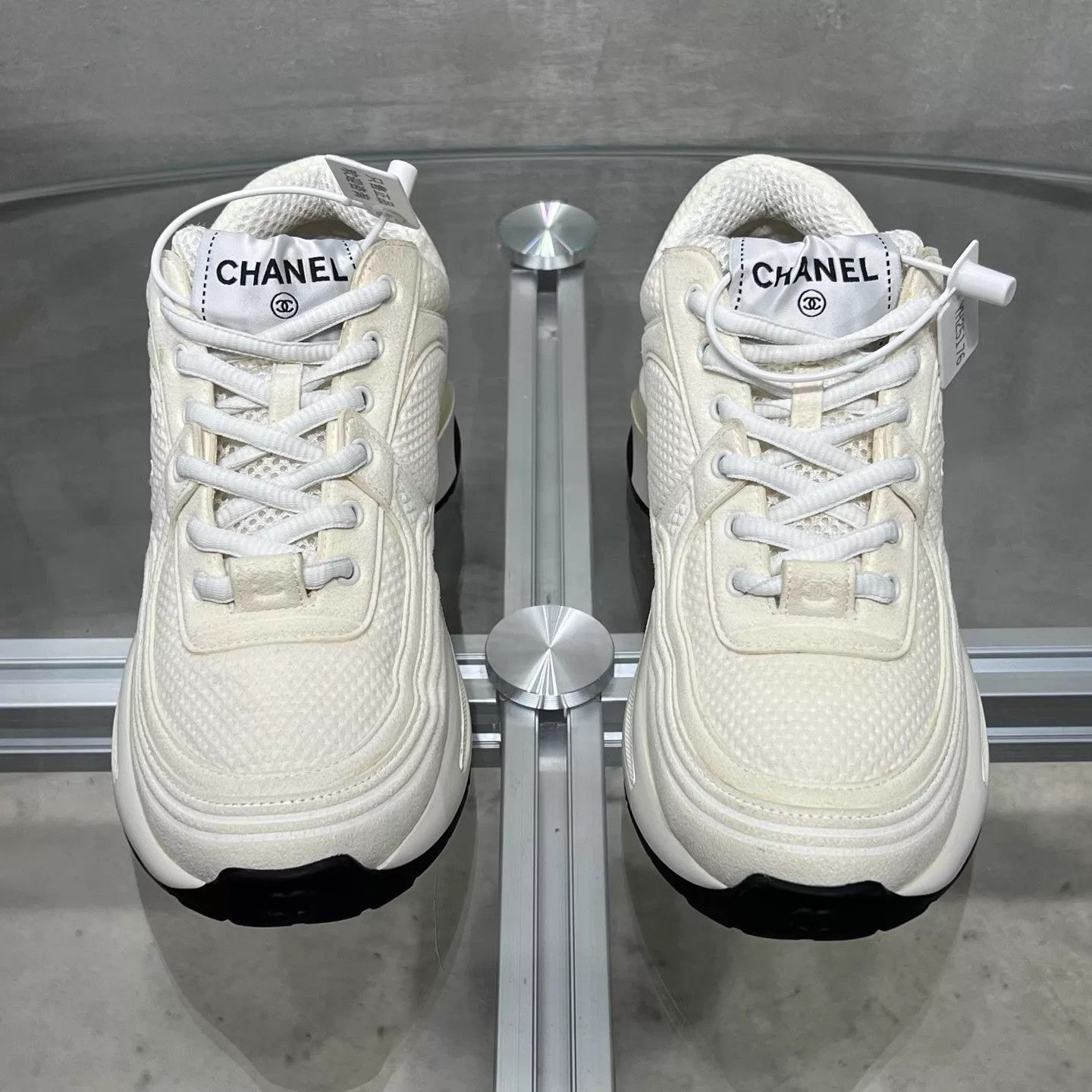 Chanel Chanel 24S White CC Sneaker 35 YH25175 Size US 4.5 / IT 34.5 - 1 Thumbnail