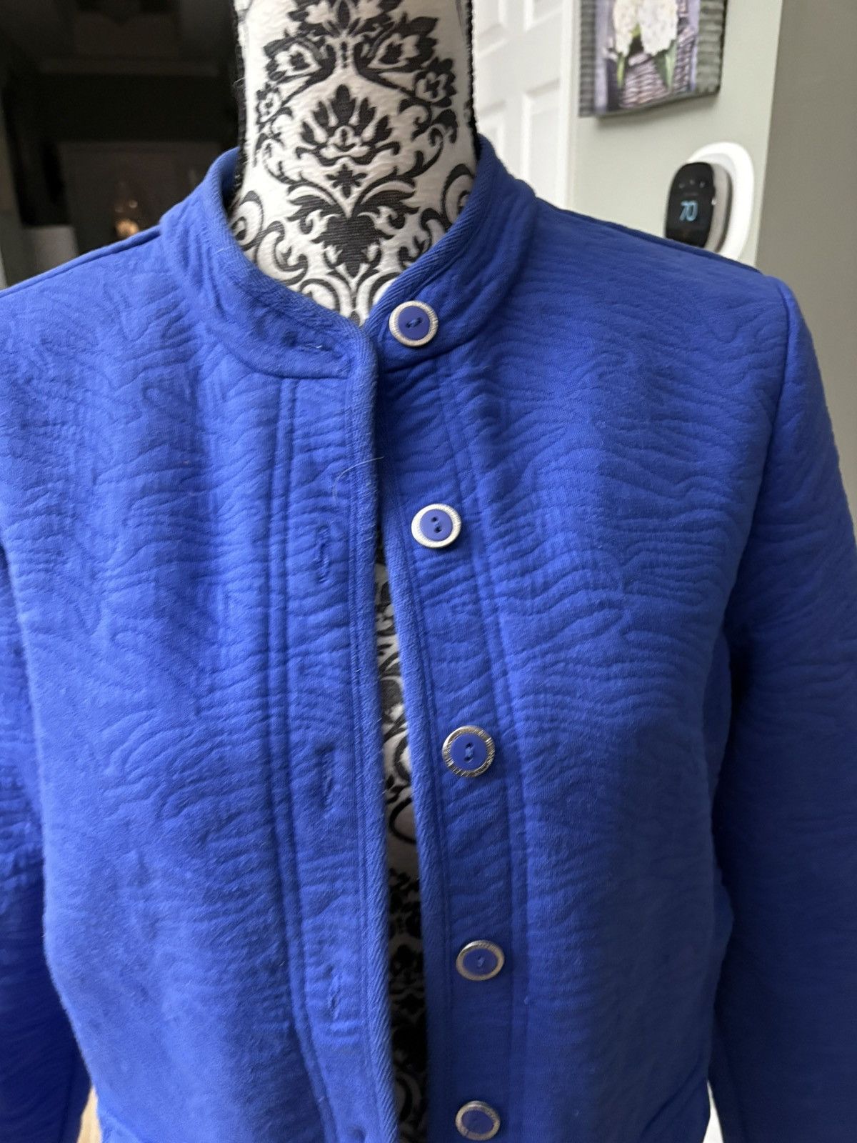 Isaac Mizrahi Blue button down size medium Shacket jacket Size M / US 6-8 / IT 42-44 - 2 Thumbnail