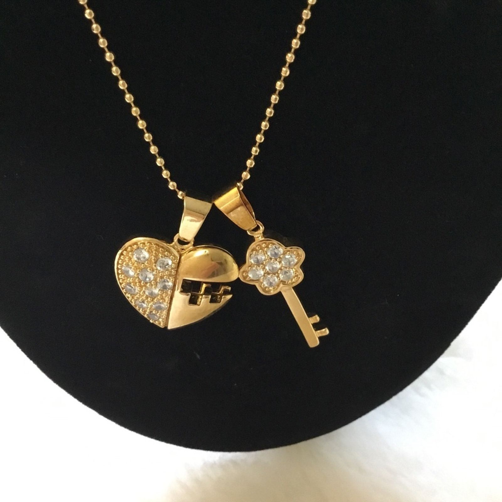 Other Crystal Gold Keychain w/ Heart Necklace Size ONE SIZE - 1 Thumbnail