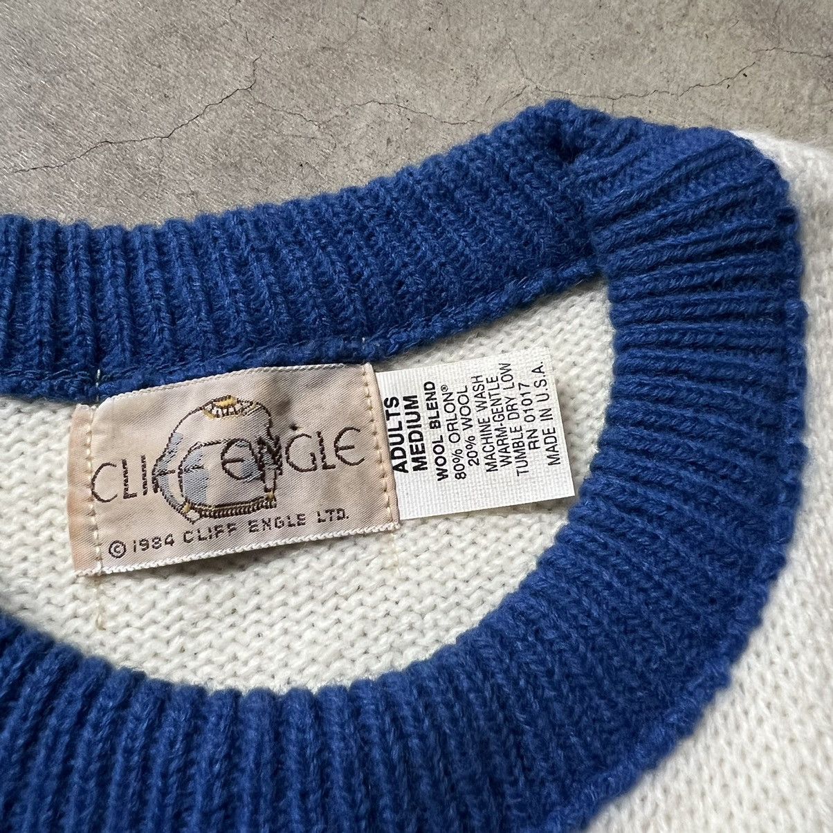 Vintage Vintage 80’s UCLA Cliff Engle 🇺🇸 Wool Knit Sweater Size US M / EU 48-50 / 2 - 4 Thumbnail