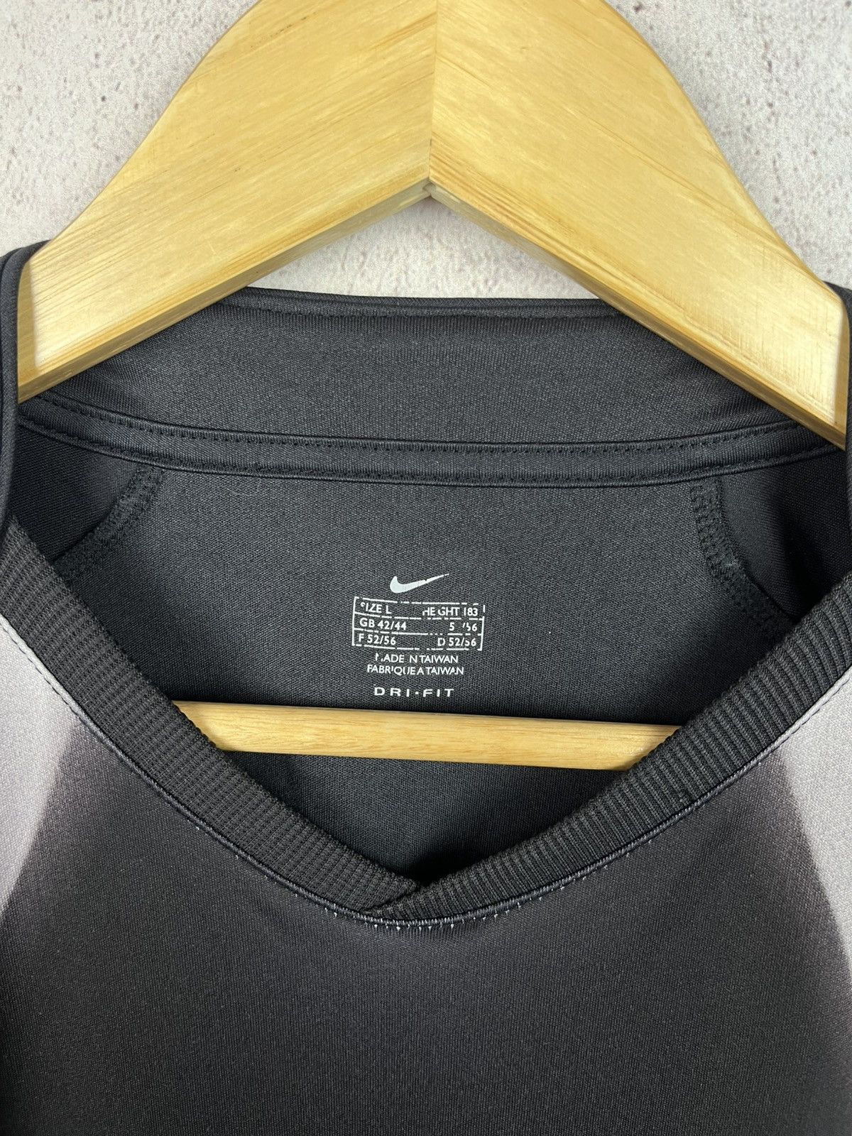 Nike Vintage Nike Total 90 Center Logo T-Shirt Retro Y2K Hype Size US L / EU 52-54 / 3 - 7 Thumbnail