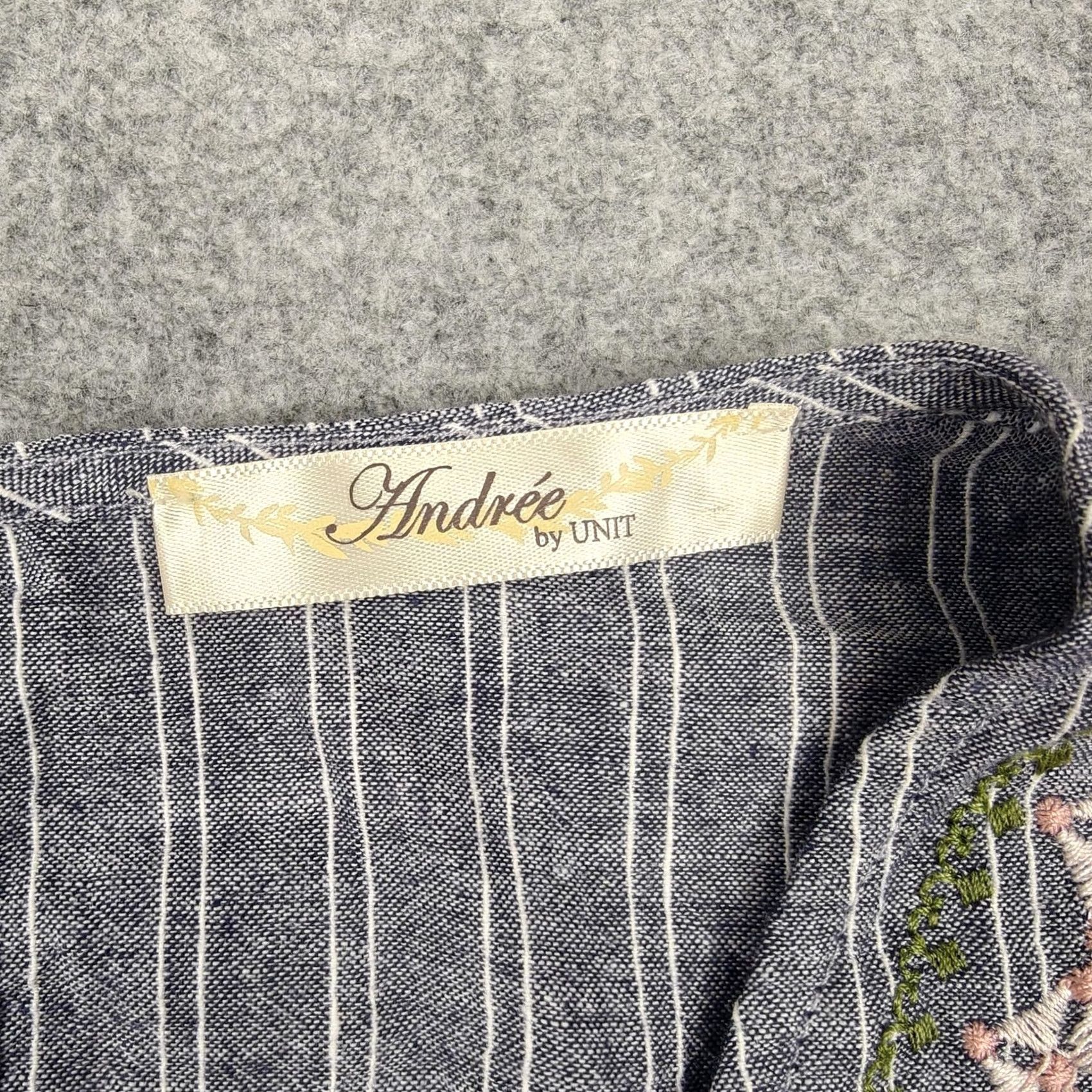 Vintage VINTAGE Andree By Unit Tank Top Womens S Blue Embroidered Floral Tie Front Boho New Size S / US 4 / IT 40 - 3 Thumbnail