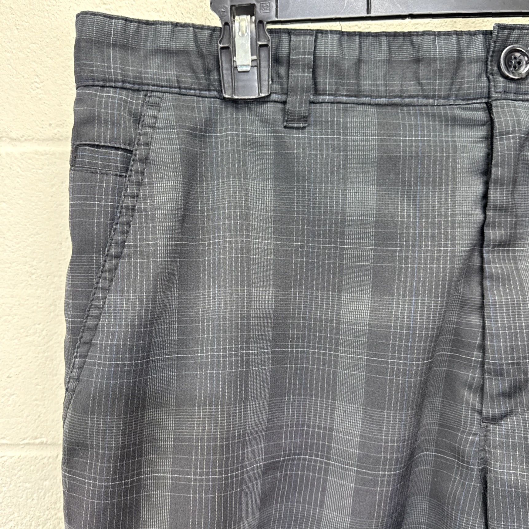 Vintage Greg Norman Shorts Mens 34 Black Plaid Golfing Golf Adult Outdoors Active Size US 34 / EU 50 - 2 Thumbnail