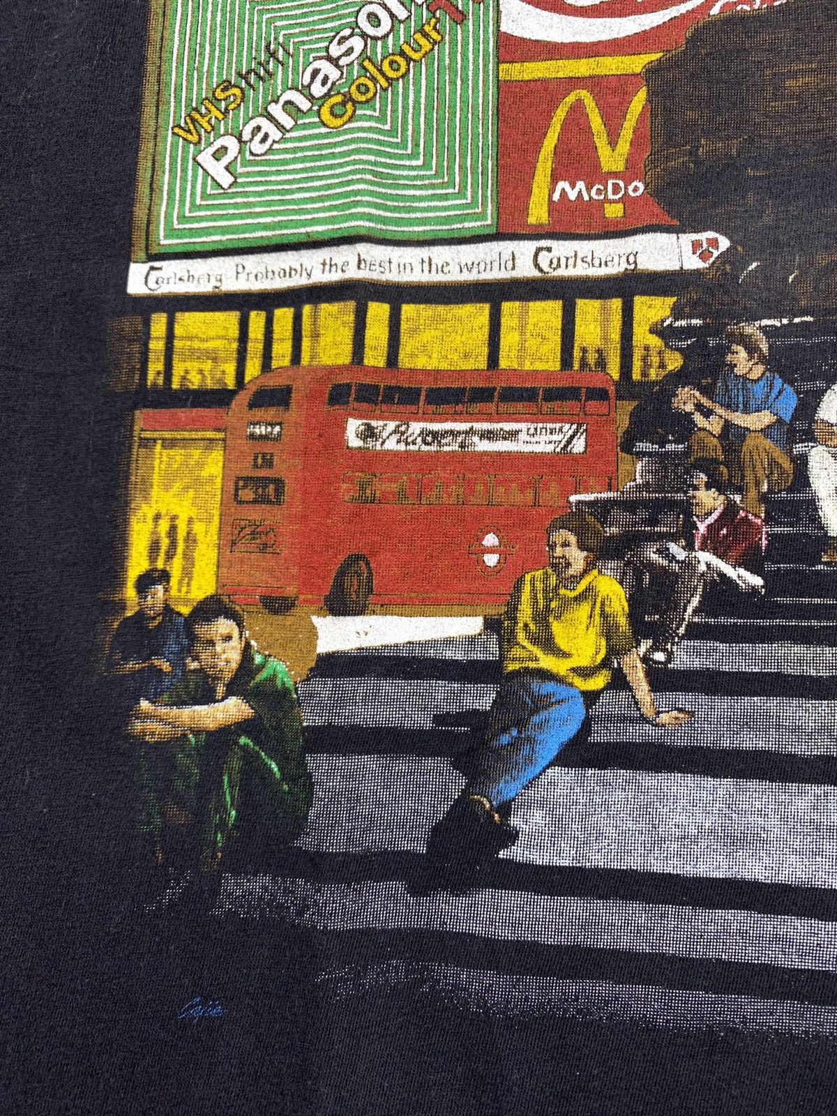 Band Tees Vintage 1990’s Piccadilly Circus London Art T Shirt Size US M / EU 48-50 / 2 - 7 Thumbnail