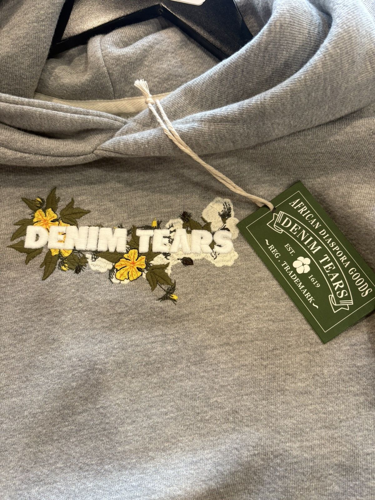 DENIM TEARS Denim Tears Gray Floral Logo Hoodie DS Size Large Size US L / EU 52-54 / 3 - 4 Thumbnail