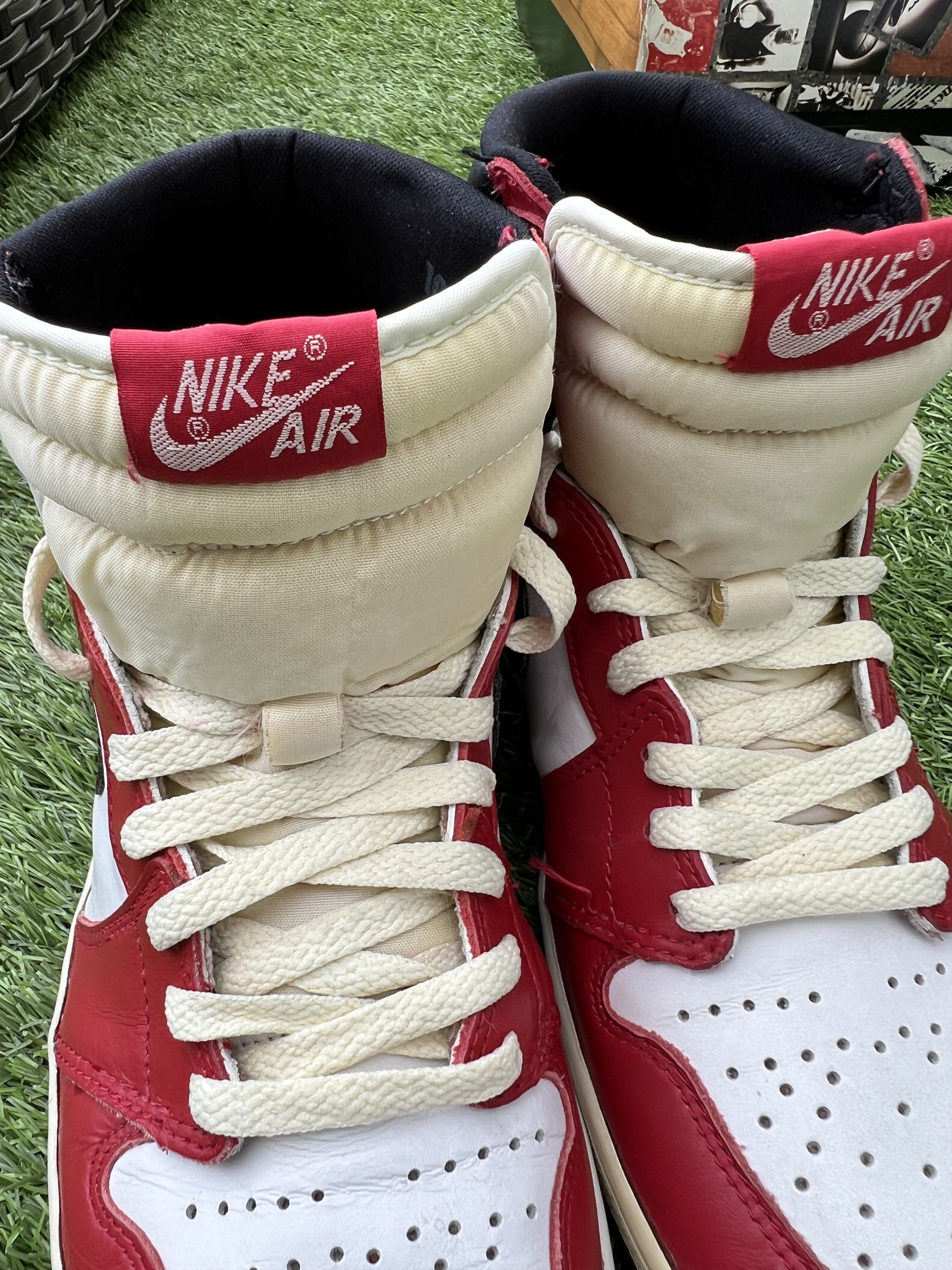 Jordan Brand Jordan 1 Retro High Chicago 1994 (Includes box and card) Size US 10.5 / EU 43-44 - 16 Thumbnail