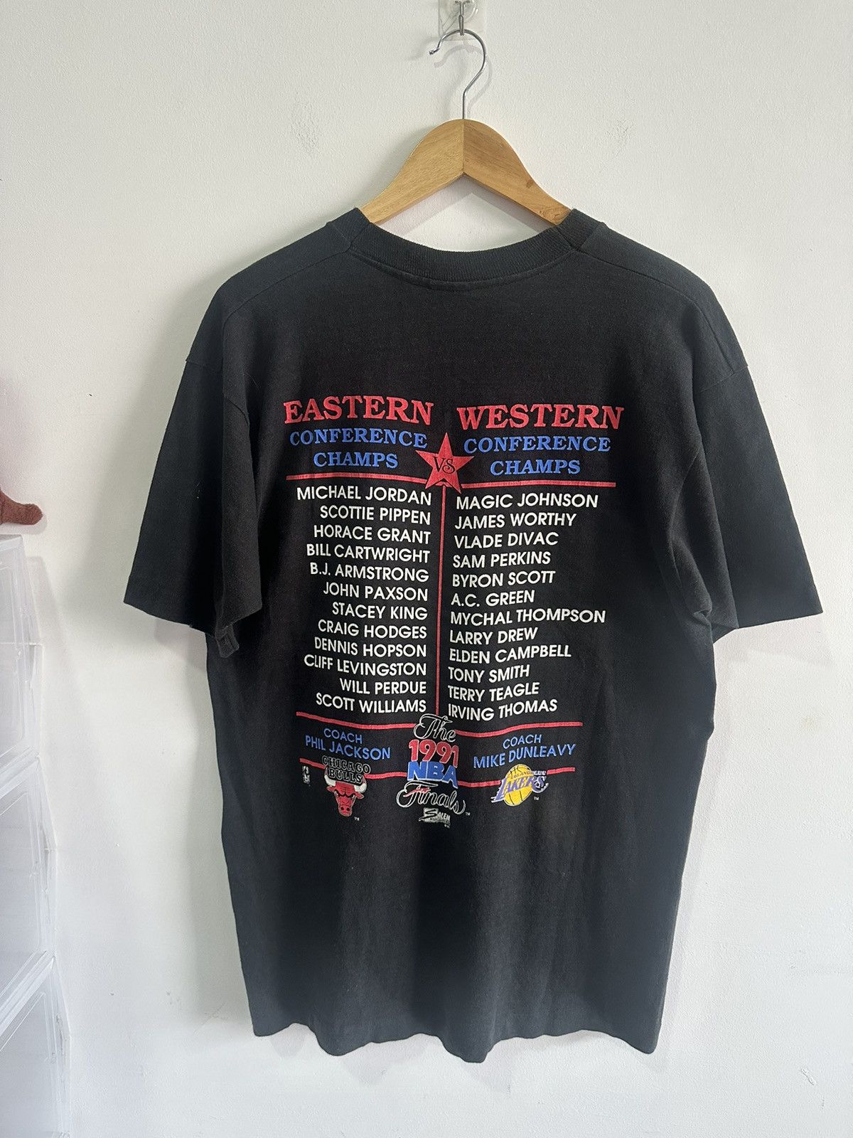 NBA Vintage 90’s NBA Finals Chicago Bulls Vs Lakers Rare USA Size US L / EU 52-54 / 3 - 4 Thumbnail