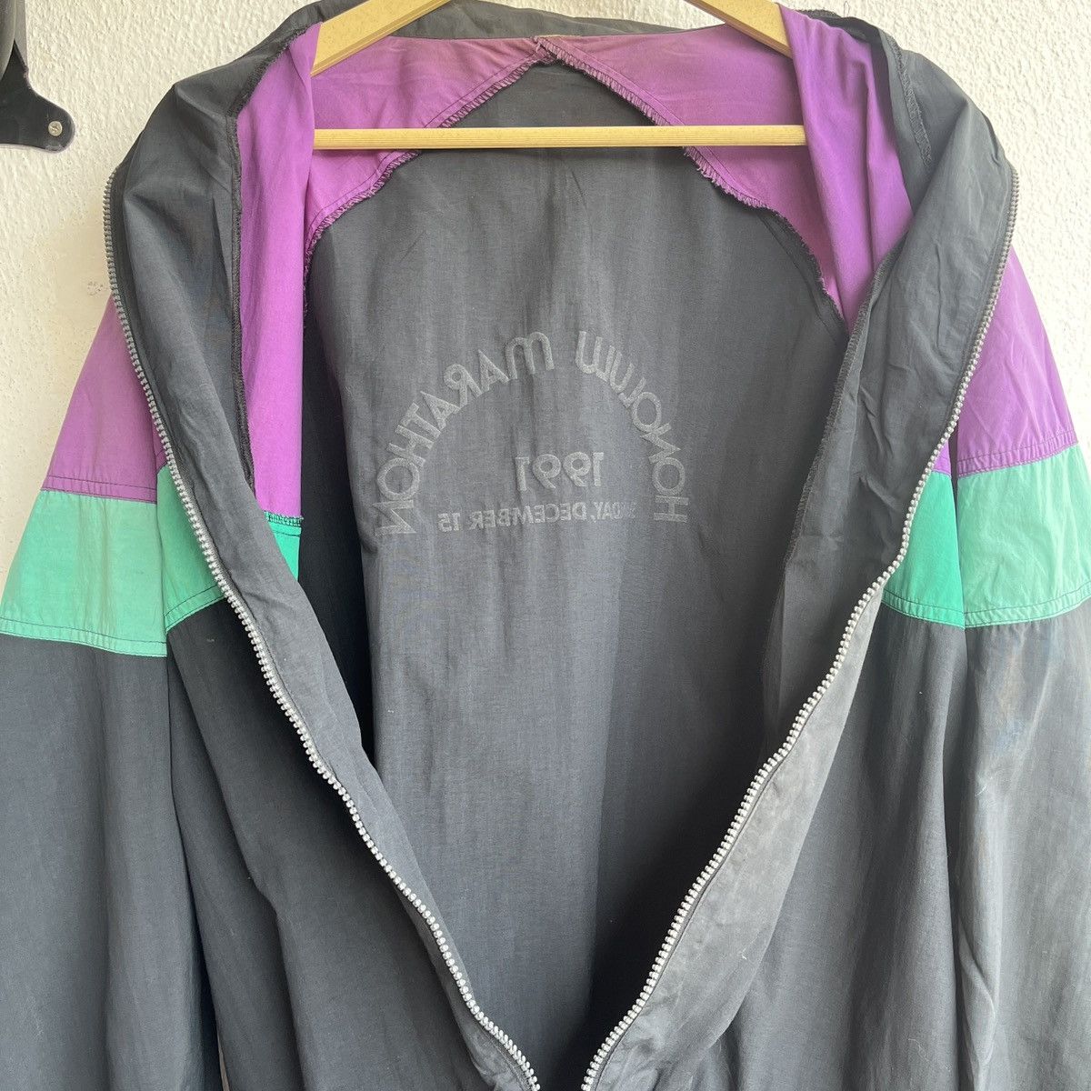 Vintage VINTAGE 1991 HONOLULU MARATHON MAYORS WALK LIGHT JACKET Size US L / EU 52-54 / 3 - 16 Thumbnail
