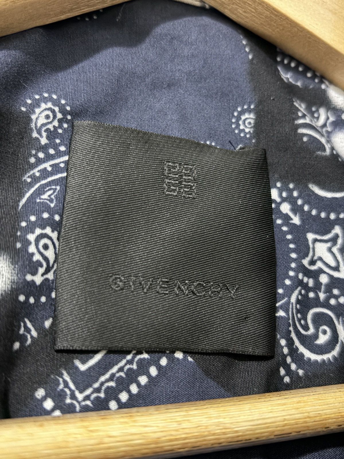 Chito × Givenchy Givenchy x Chito Bandana Print Shirt Size US S / EU 44-46 / 1 - 4 Thumbnail