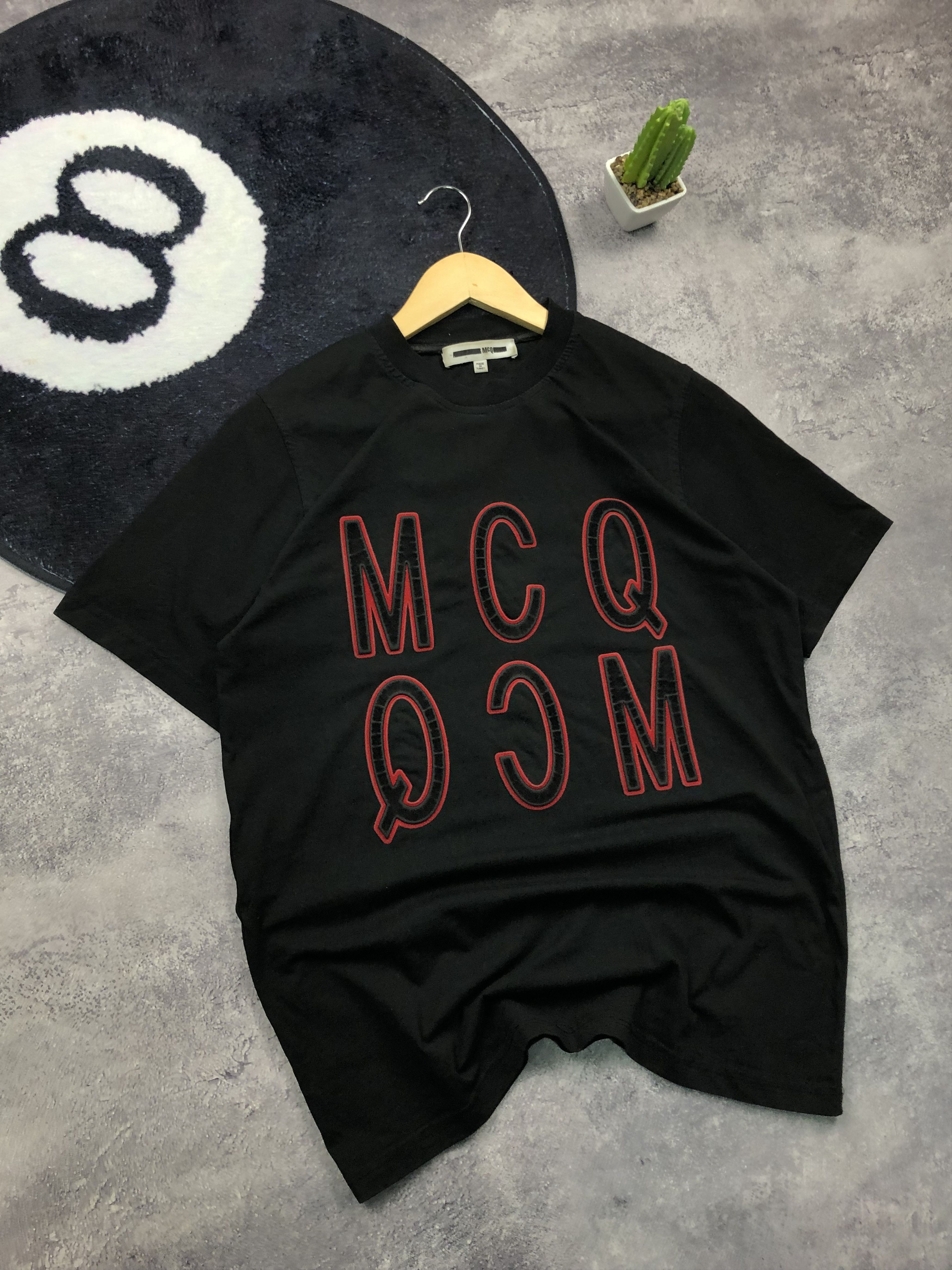 Alexander McQueen ALEXANDER MCQUEEN Big Logo MCQ Streetwear Hype Tshirt S Size Size US S / EU 44-46 / 1 - 3 Thumbnail