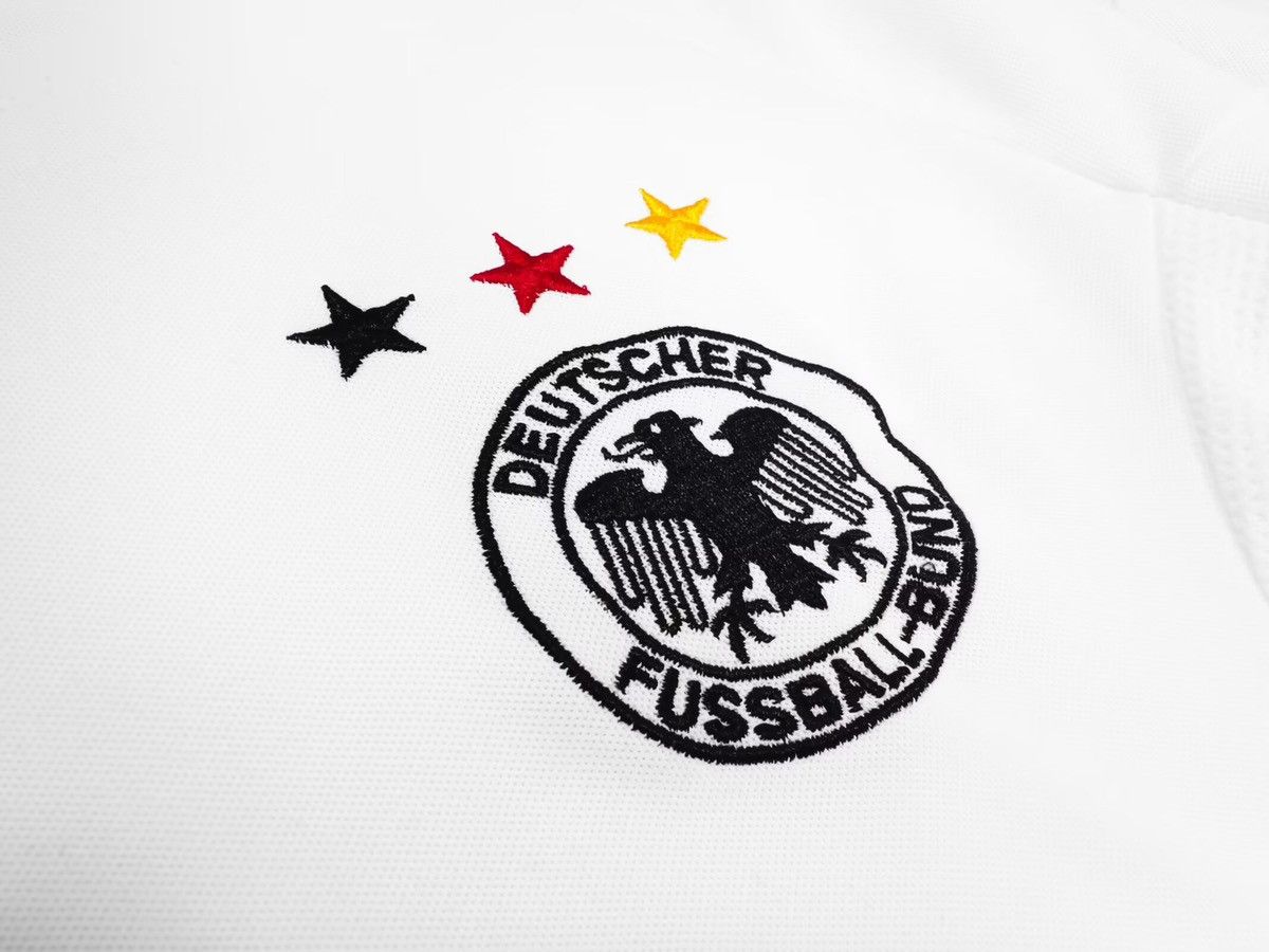 Adidas × Vintage Vintage x Germany 2002/2003 Home Kit Size US M / EU 48-50 / 2 - 3 Thumbnail