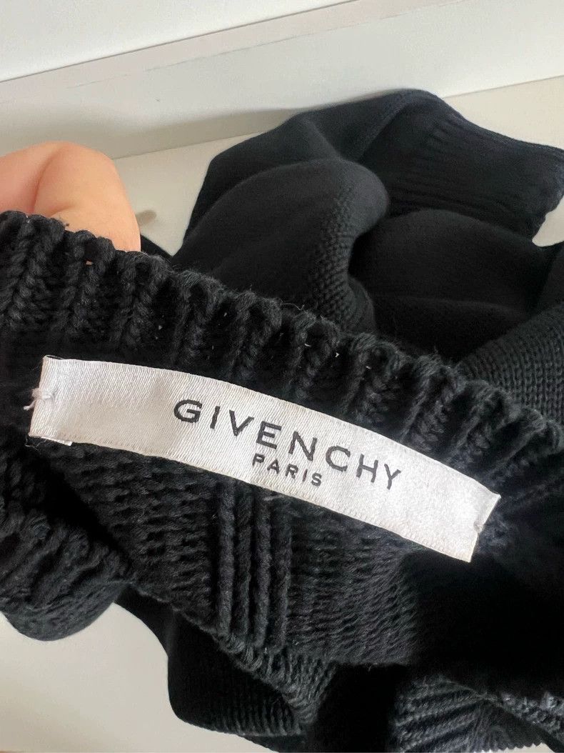 Givenchy Givenchy Love Black Sweater Size US S / EU 44-46 / 1 - 3 Thumbnail