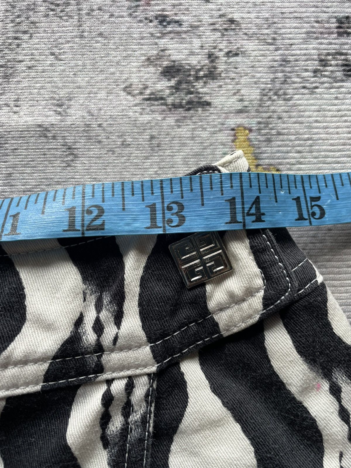 Givenchy Vintage Givenchy Boutiques Mini Skirt Size 28" / US 6 / IT 42 - 9 Thumbnail