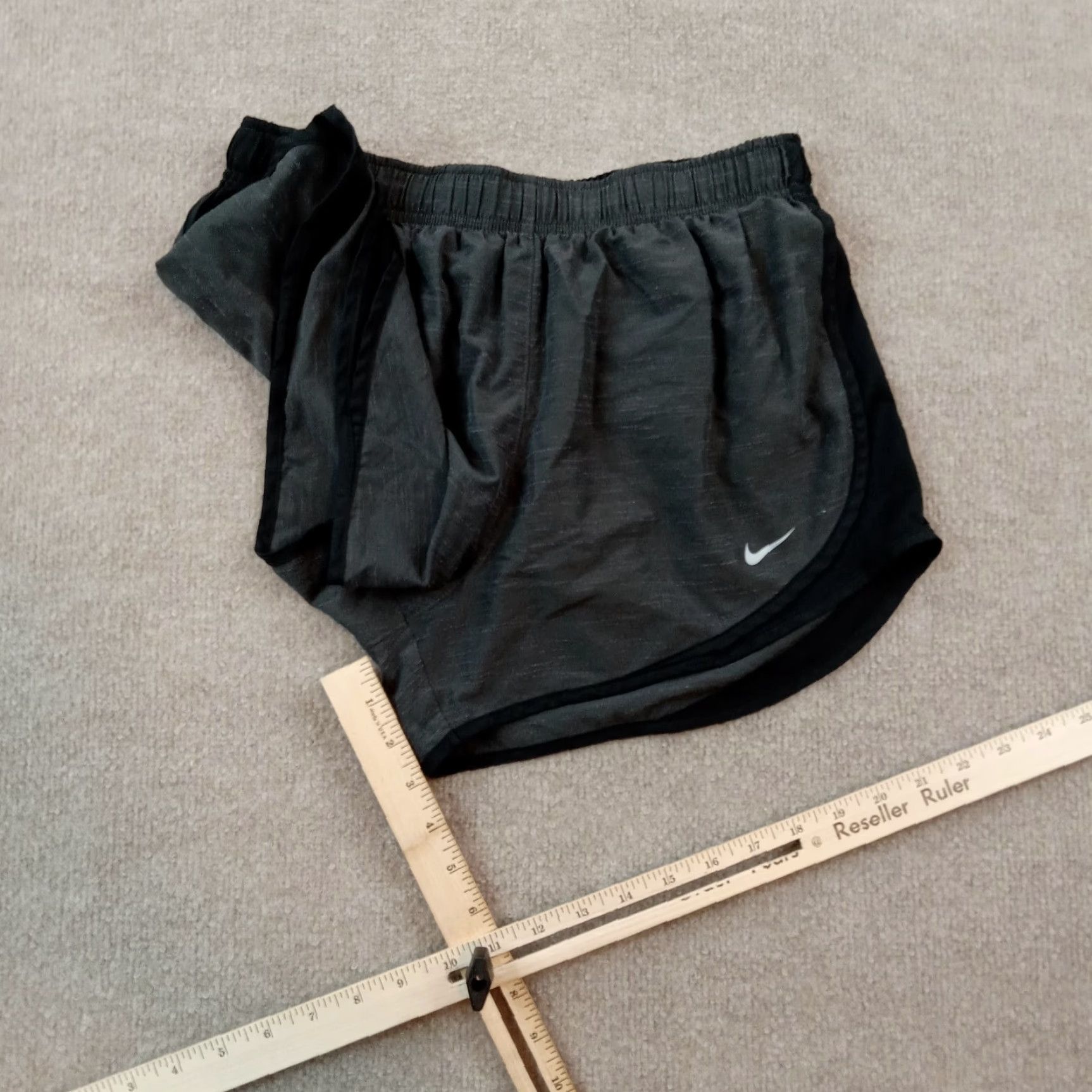 Nike Nike Womens Running Shorts Gray Dri-Fit Medium Athletic Elastic Waist Drawstring Polyester Size 27" / US 4 / IT 40 - 2 Thumbnail