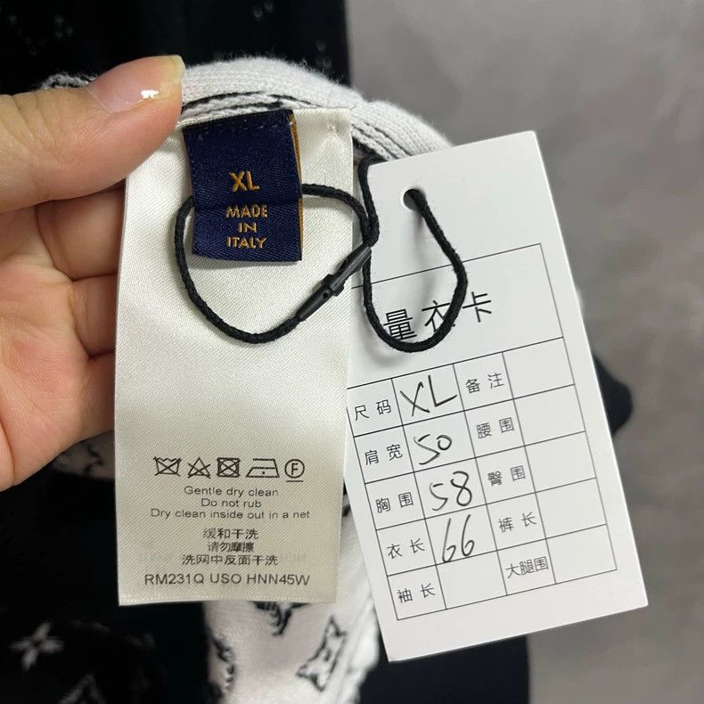Louis Vuitton Louis Vuitton Black full-print gradient hooded sweatshirt Size US XL / EU 56 / 4 - 4 Thumbnail