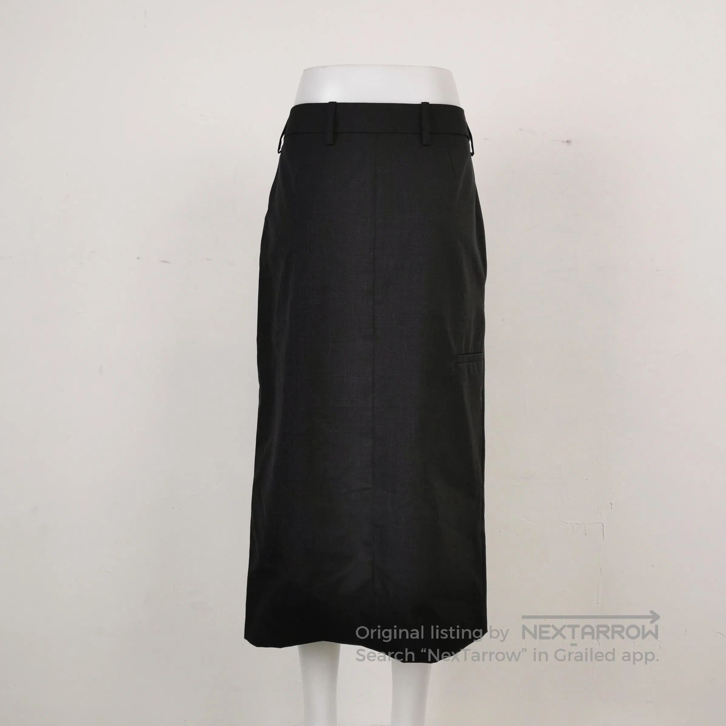 Prada Prada Classic Black Wool Midi Skirt . Size 39" - 2 Thumbnail