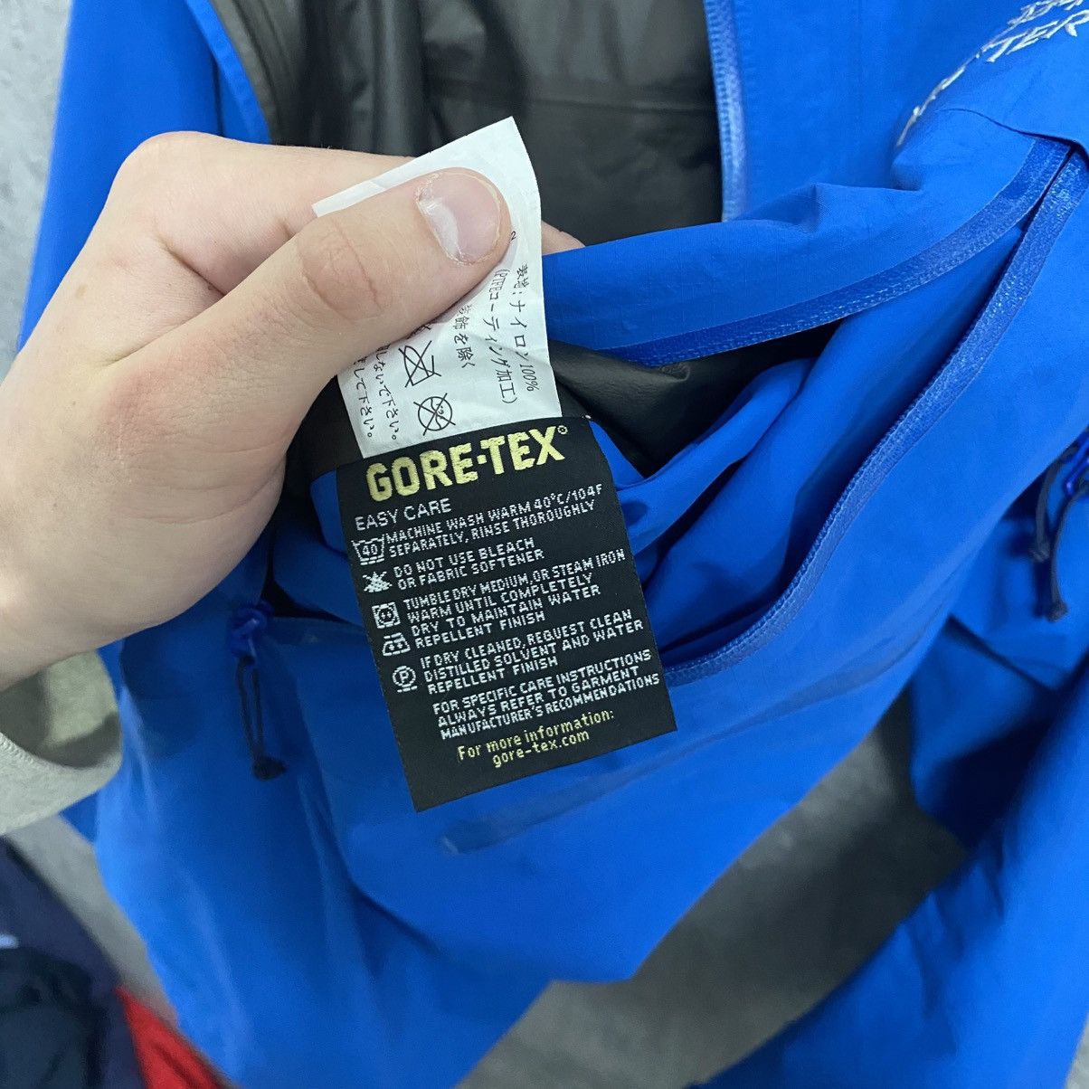 Arc'teryx Men's Arcteryx Beta Gore-Tex Jacket Size US M / EU 48-50 / 2 - 15 Thumbnail