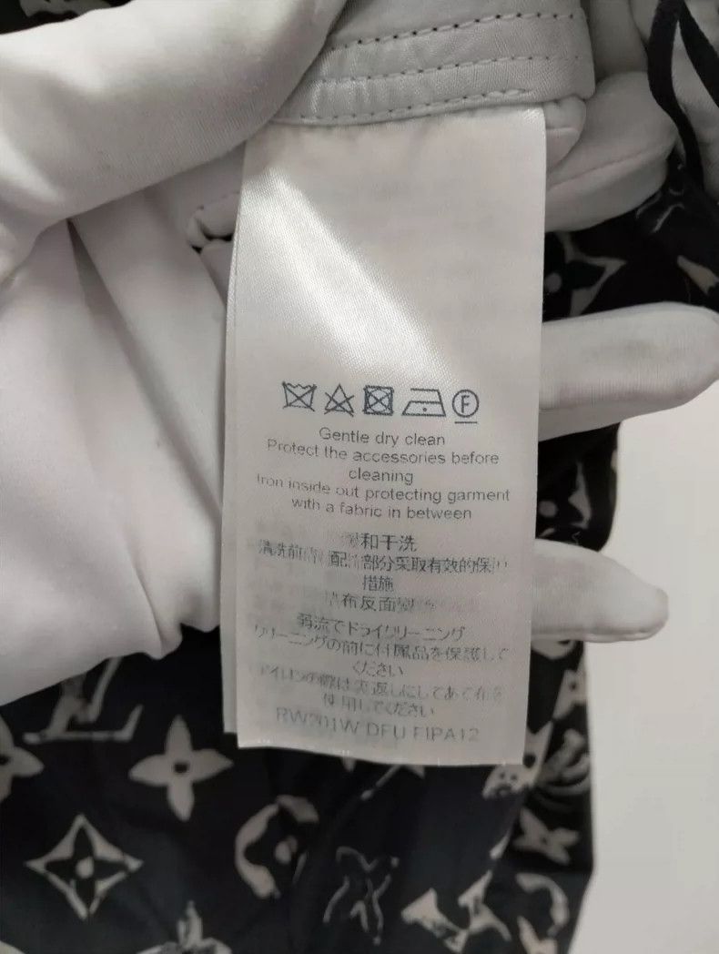 Louis Vuitton Louis Vuitton Full print shorts Nextarrow-2505 Size 27" / US 4 / IT 40 - 3 Thumbnail