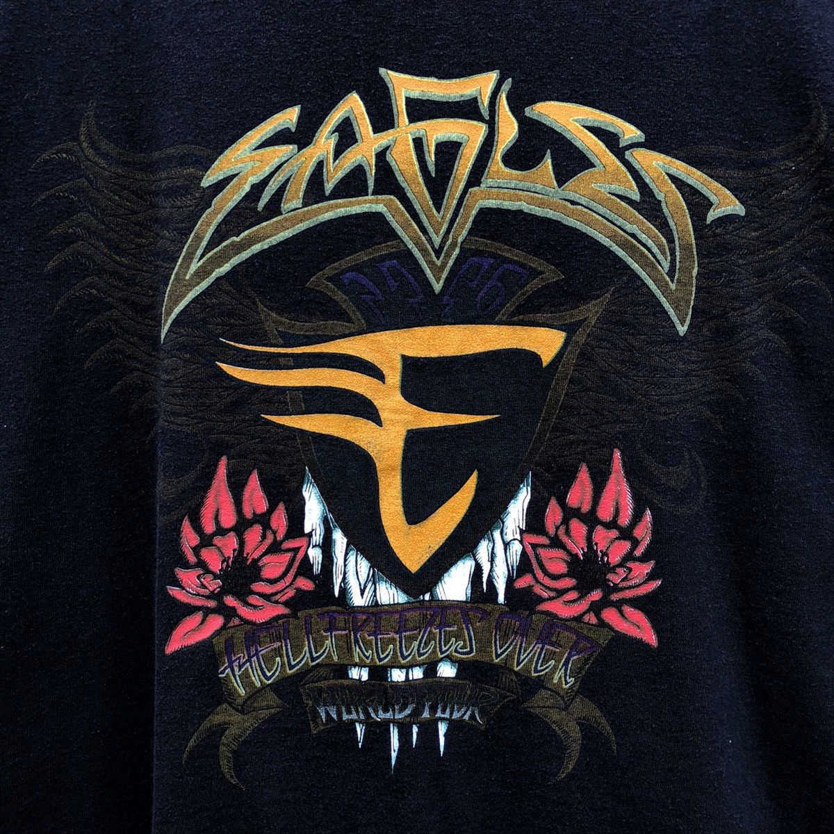 Band Tees Vintage Hell Freezes Over World Tour 96 t-shirt Size US L / EU 52-54 / 3 - 5 Thumbnail