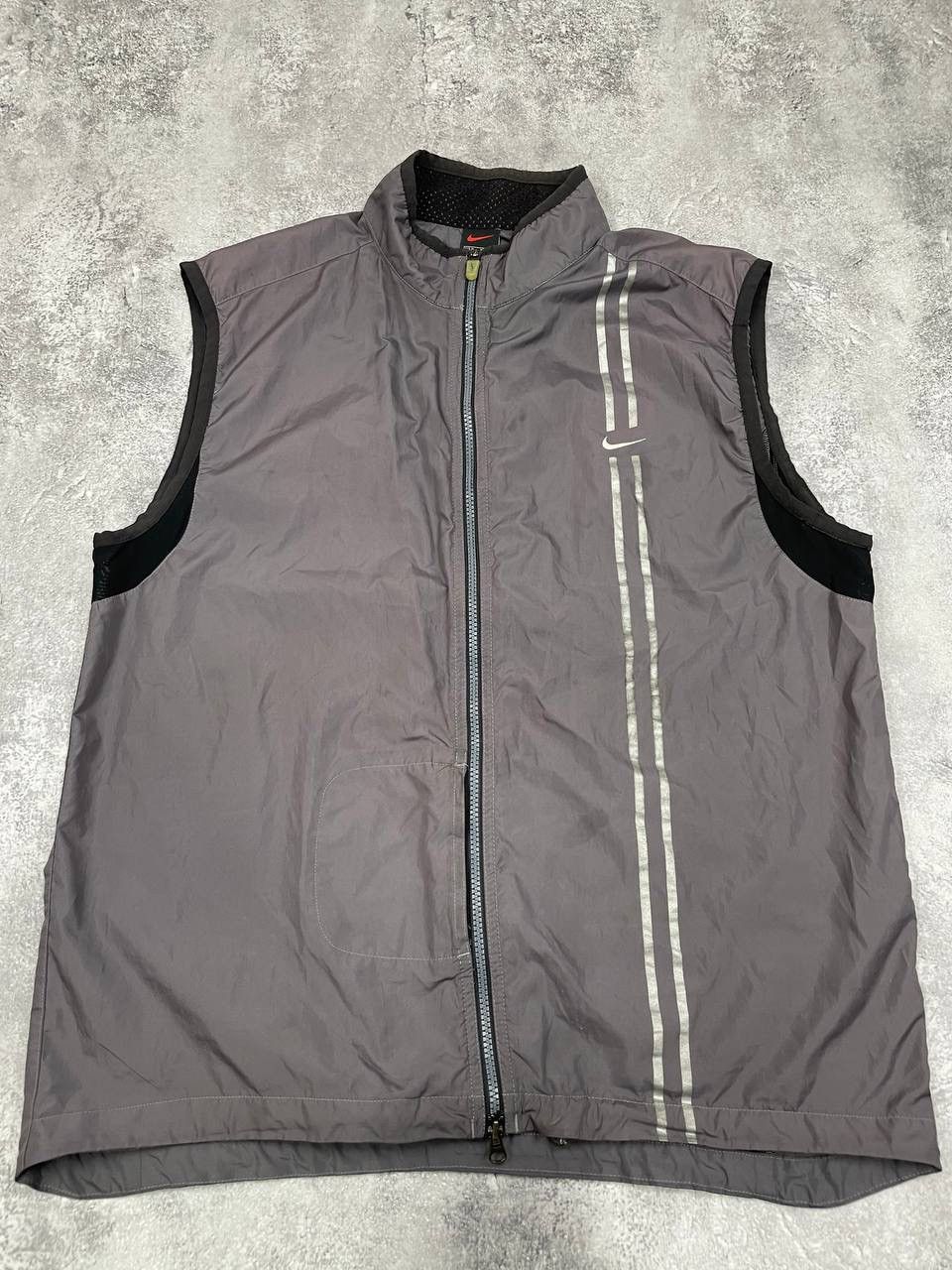 Nike Nike Men Lightweight Running Vest Grey Size XL Size US XL / EU 56 / 4 - 1 Thumbnail