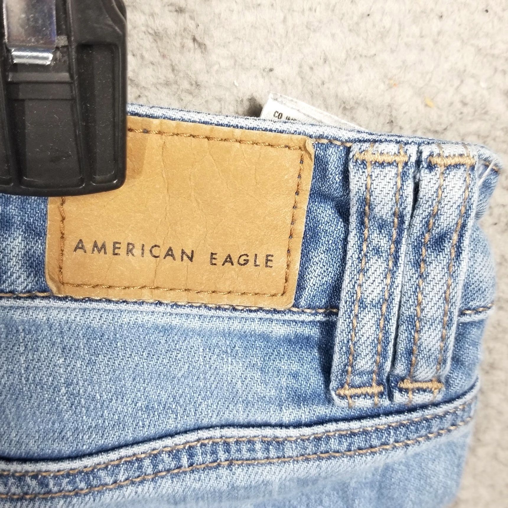 American Eagle Outfitters American Eagle Jeans Womens 8 Light Blue Wide Leg Cargo Denim Dreamy Drape Size 30" / US 8 / IT 44 - 4 Thumbnail