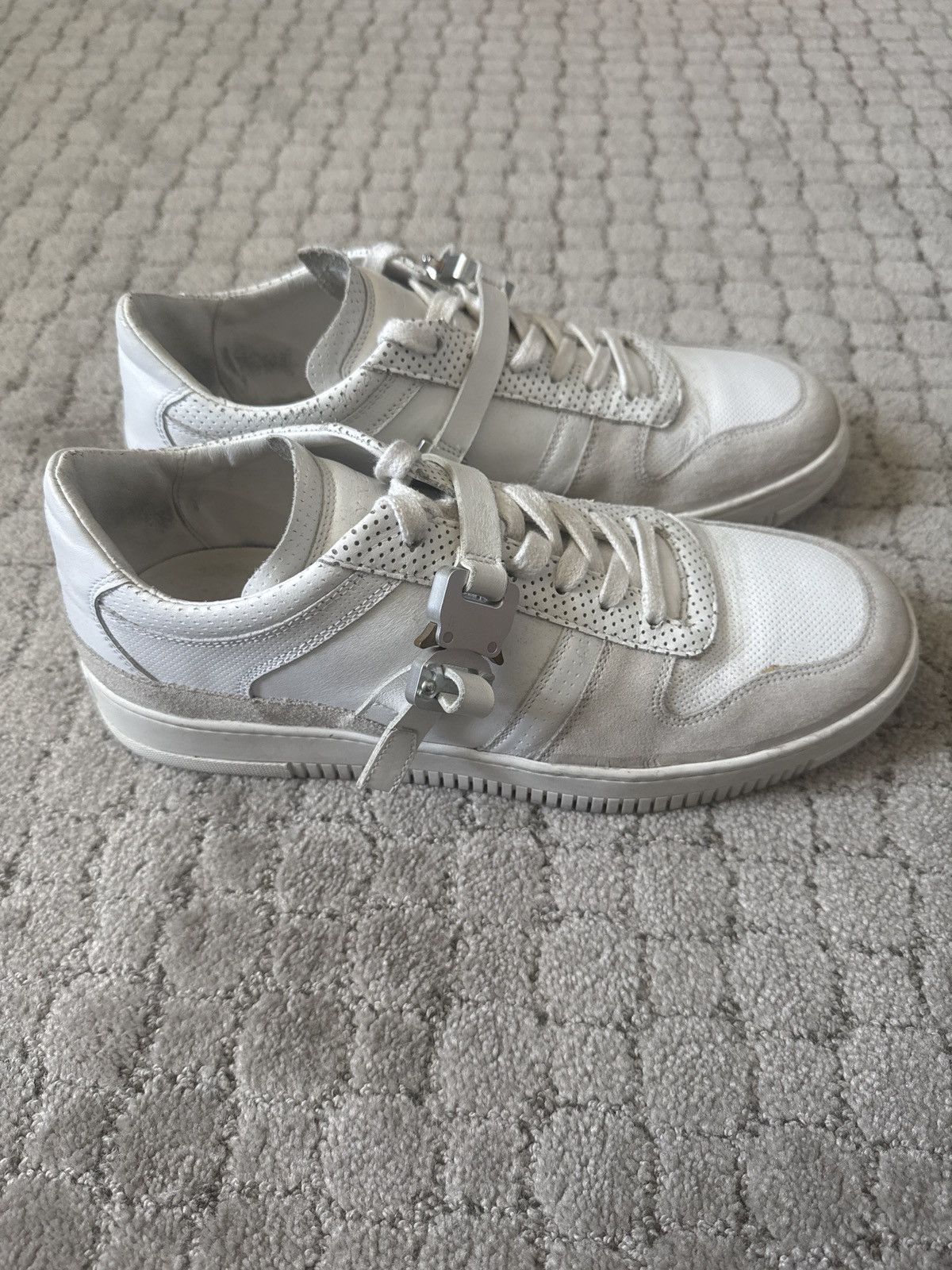 1017 ALYX 9SM 1017 Alex 9sm low top buckle sneaker Size US 10.5 / EU 43-44 - 2 Thumbnail