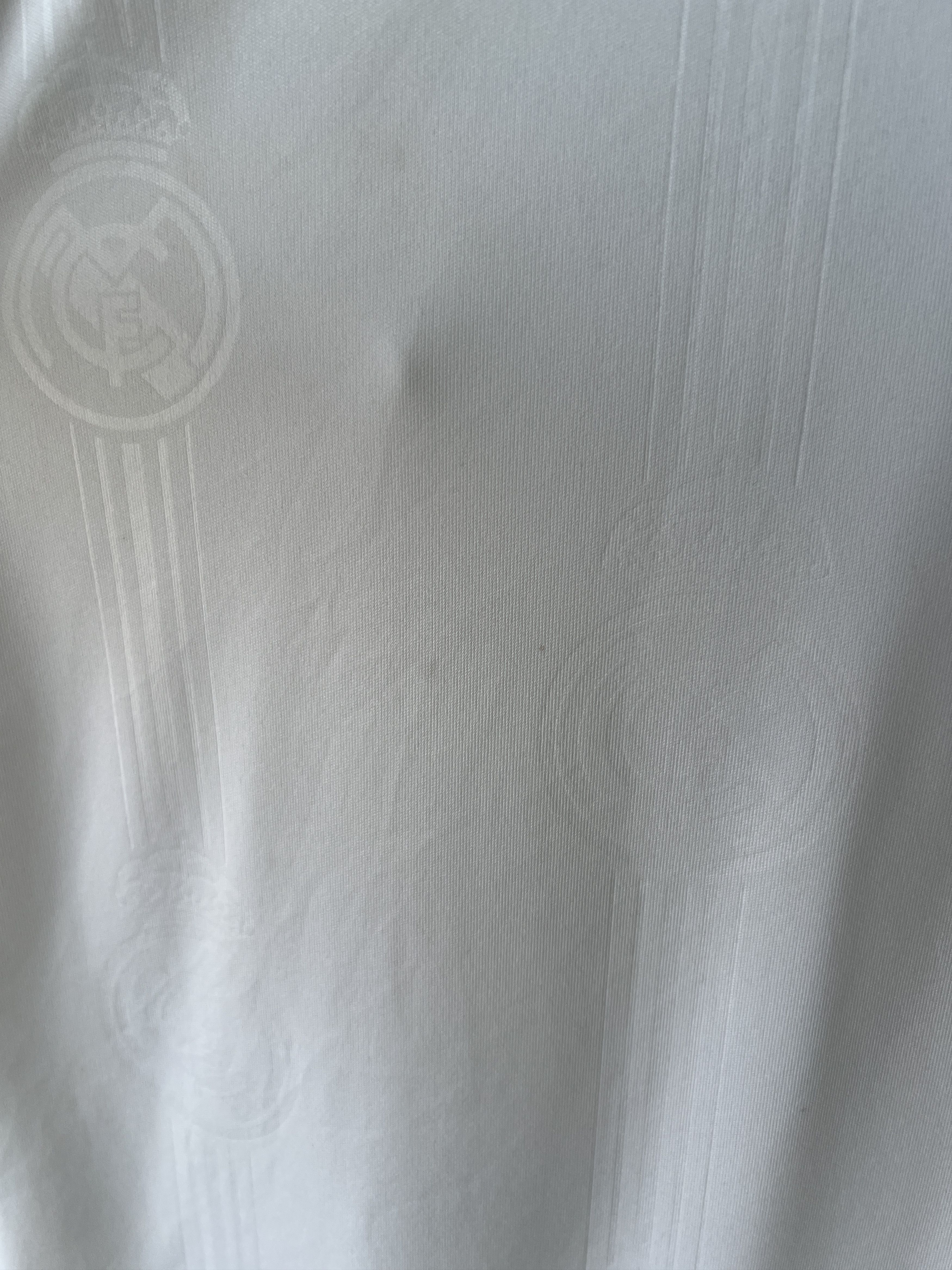 Adidas (XL) Real Madrid 2022-23 Home Kit Benzema #9 Size US XL / EU 56 / 4 - 5 Thumbnail