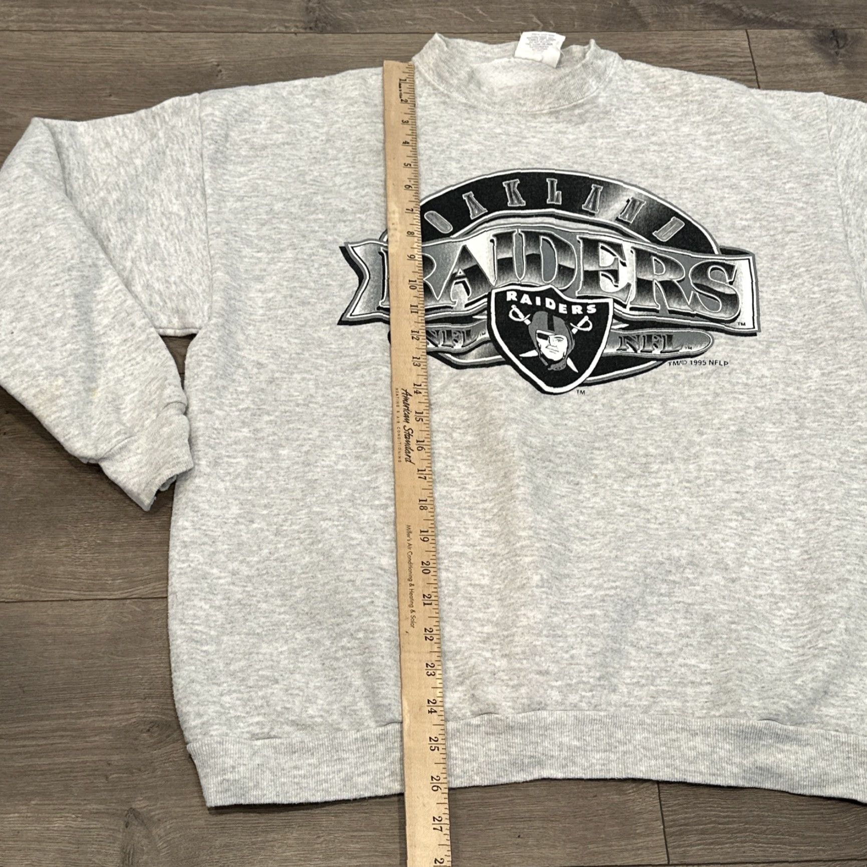 Vintage VINTAGE 90s Oakland Raiders Gray Striped Sweatshirt L Spellout Sportswear USA Mens Size US L / EU 52-54 / 3 - 4 Thumbnail