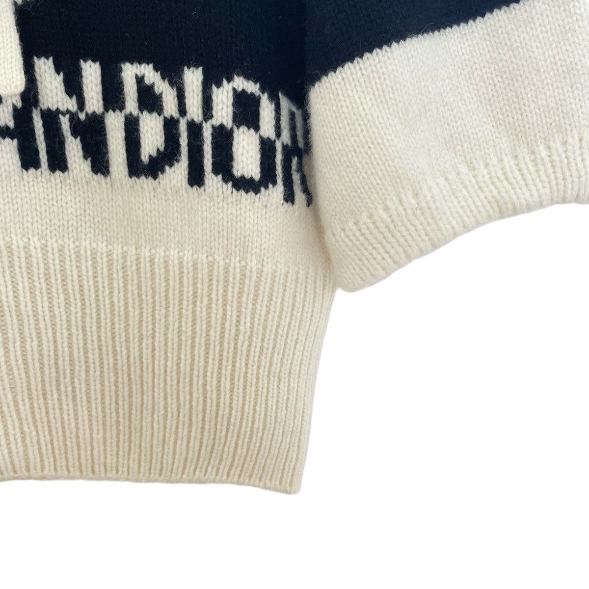 Dior Dior Hooded Three-quarter Sleeve Cashmere Knit Sweater K26WX Size XS / US 0-2 / IT 36-38 - 3 Thumbnail