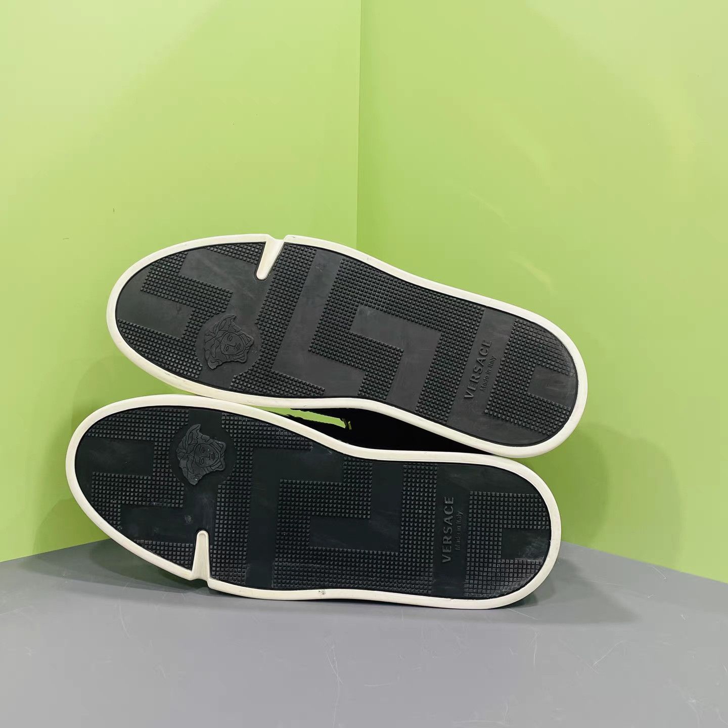 Versace Versace Crocodile High-Top Black Gold K15 Size US 9 / EU 42 - 8 Thumbnail