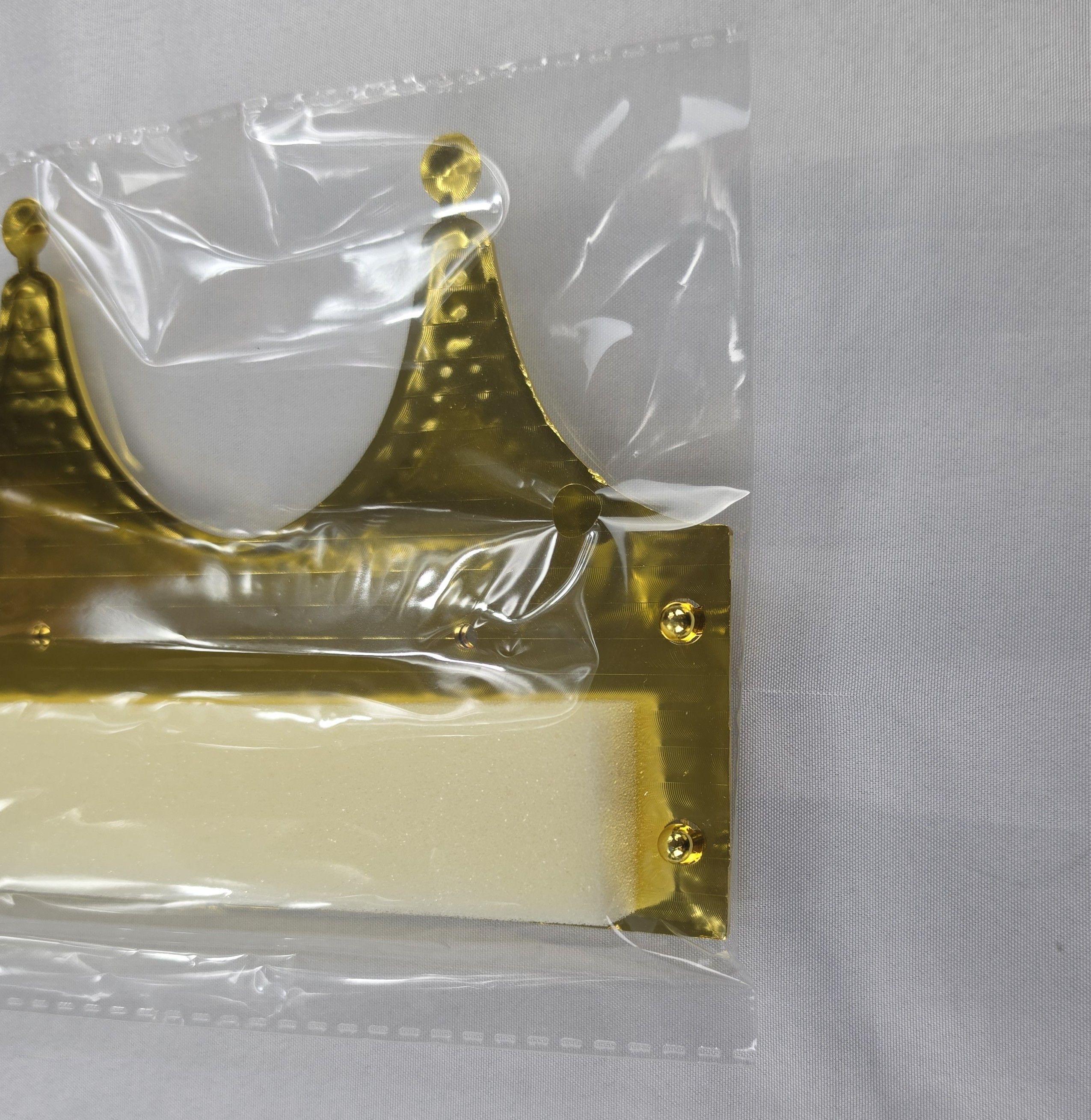 Supreme Supreme Gold Crown Free Gift SS26 Red Jewels BRAND NEW Size ONE SIZE - 7 Thumbnail